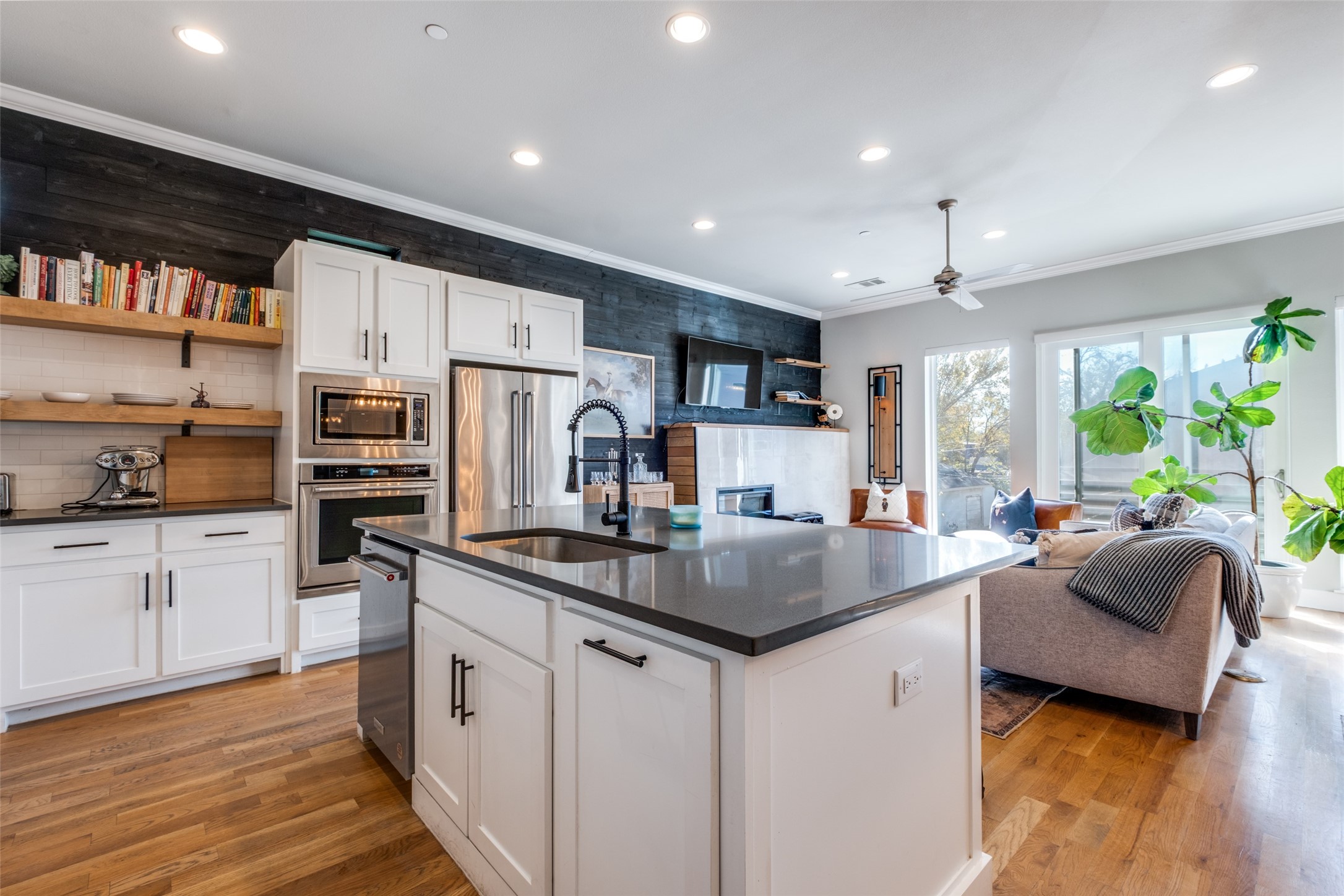 1262 N Prairie Avenue Dallas TX 75204