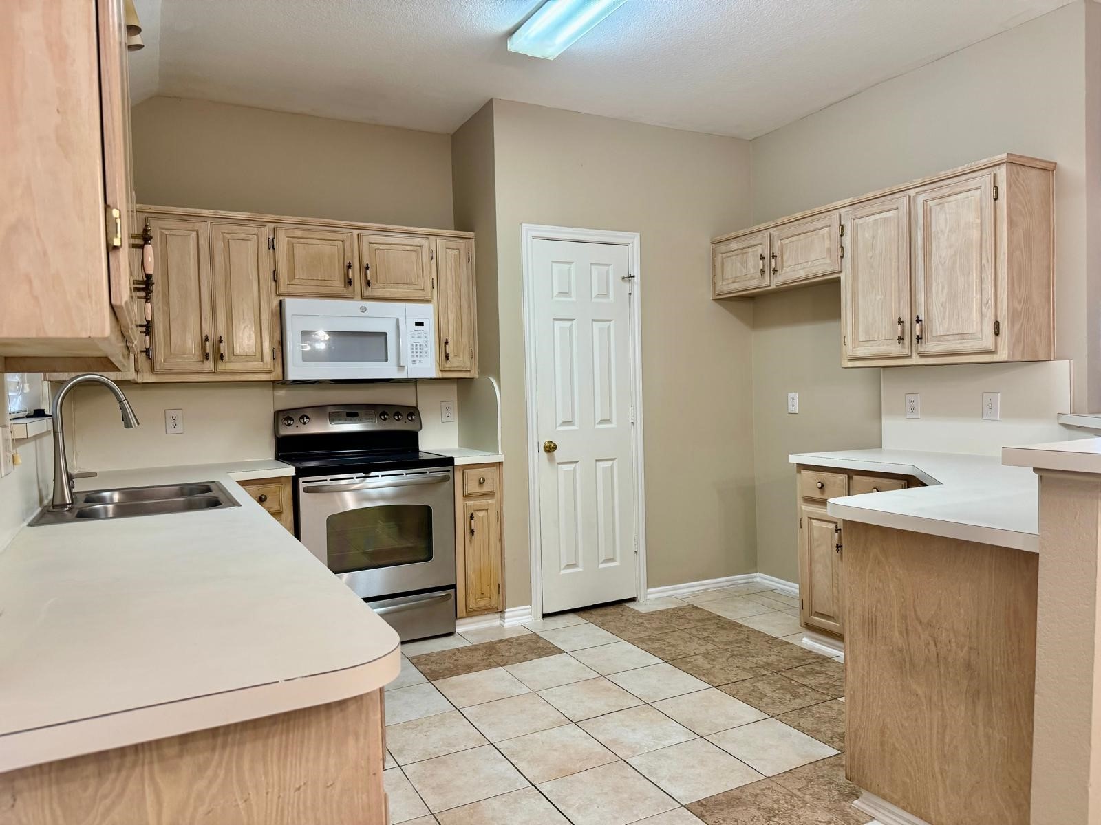 2151 Arbor Creek Drive Carrollton TX 75010