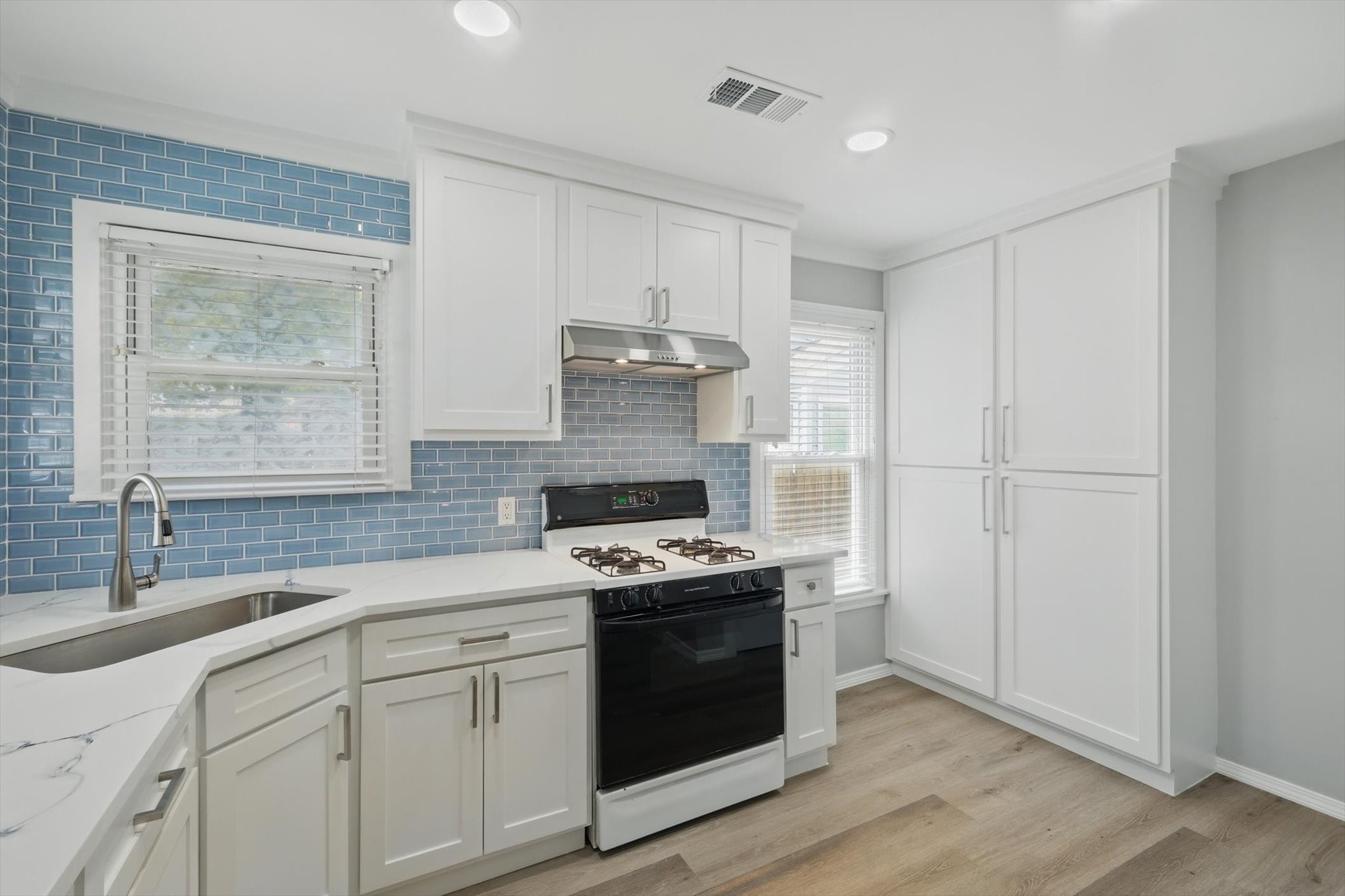 2104 W Lotus Avenue Fort Worth TX 76111