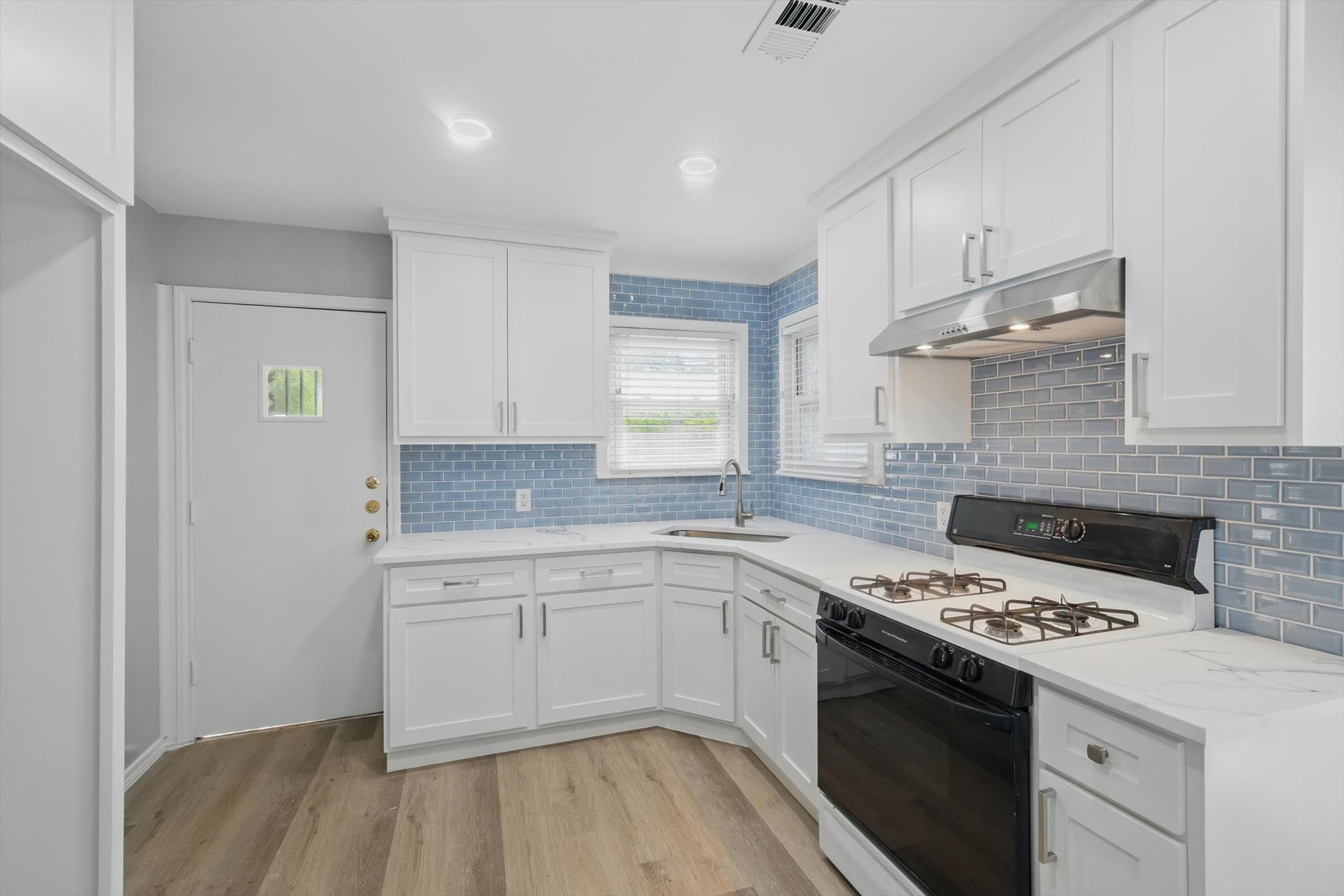 2104 W Lotus Avenue Fort Worth TX 76111