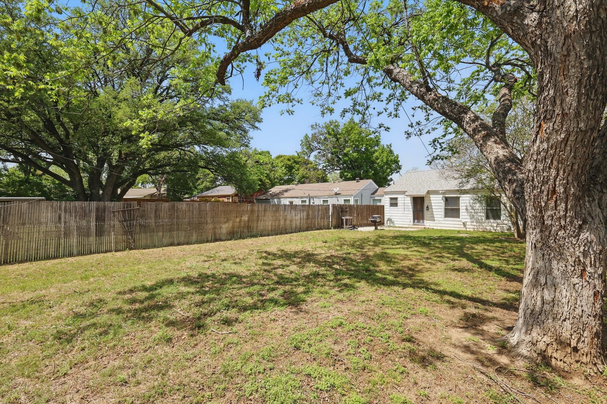 2104 W Lotus Avenue Fort Worth TX 76111