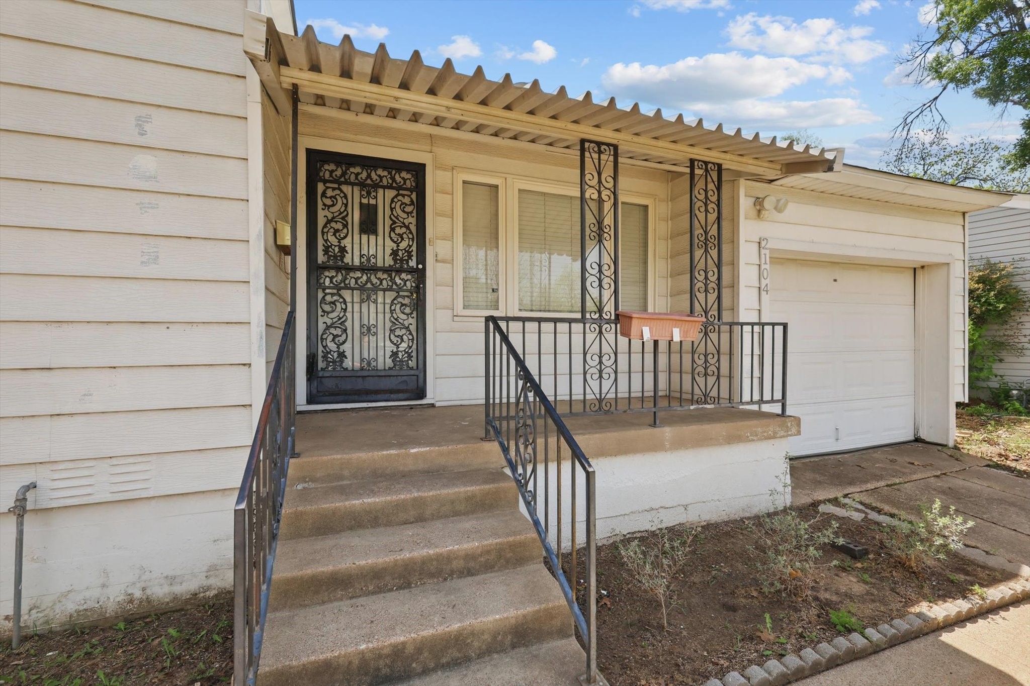 2104 W Lotus Avenue Fort Worth TX 76111
