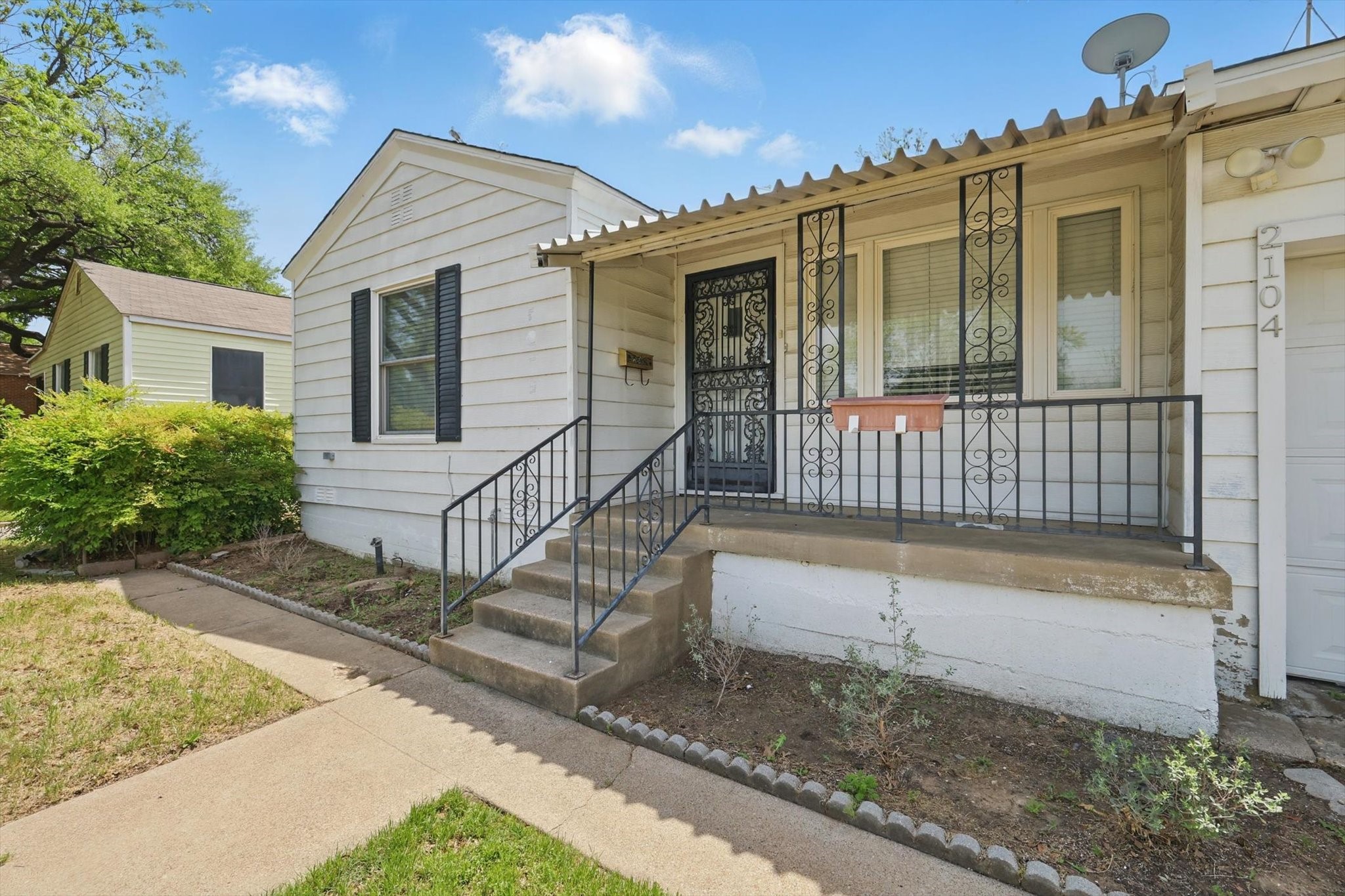 2104 W Lotus Avenue Fort Worth TX 76111