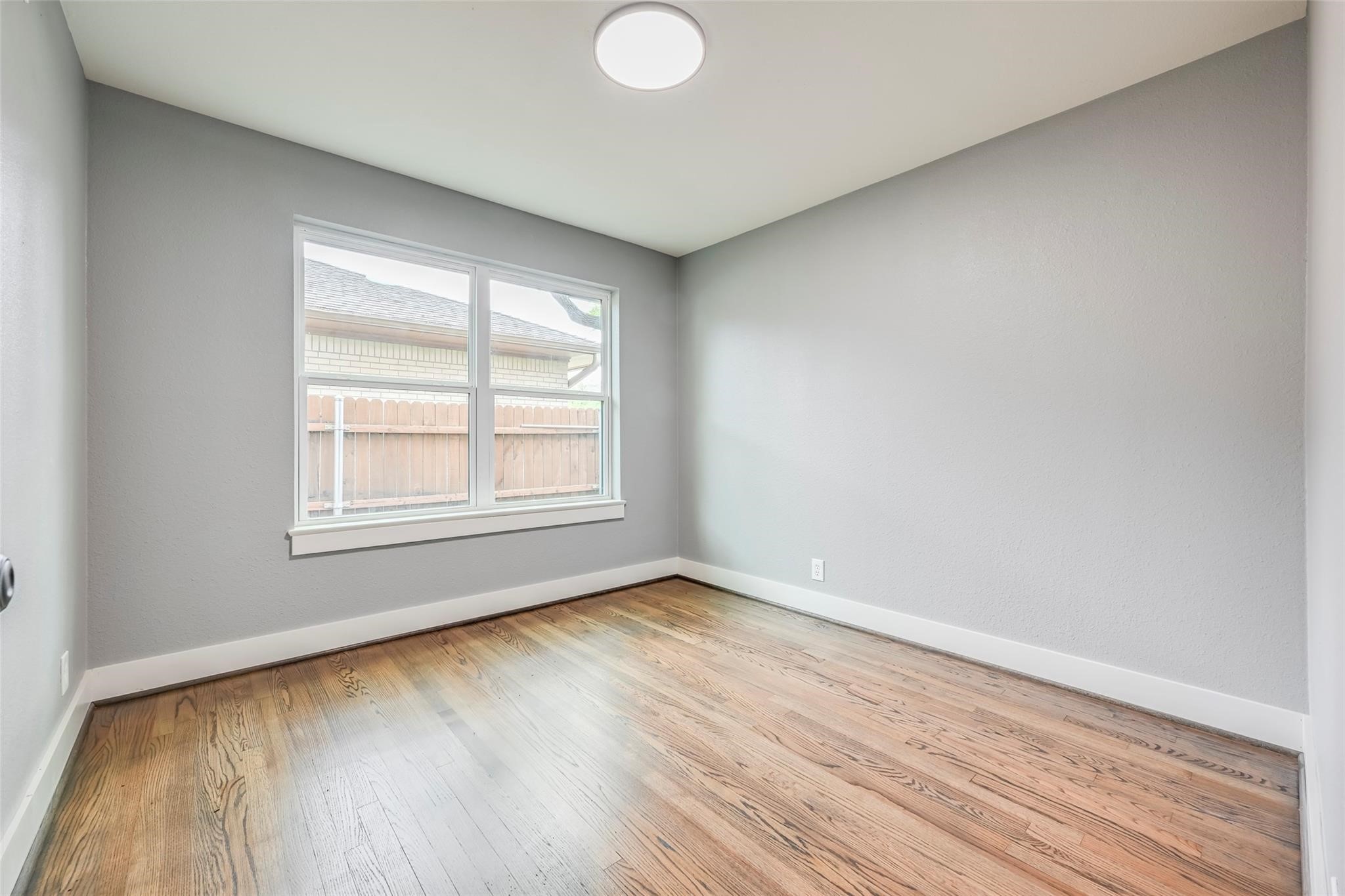 2729 Lockhart Avenue Dallas TX 75228