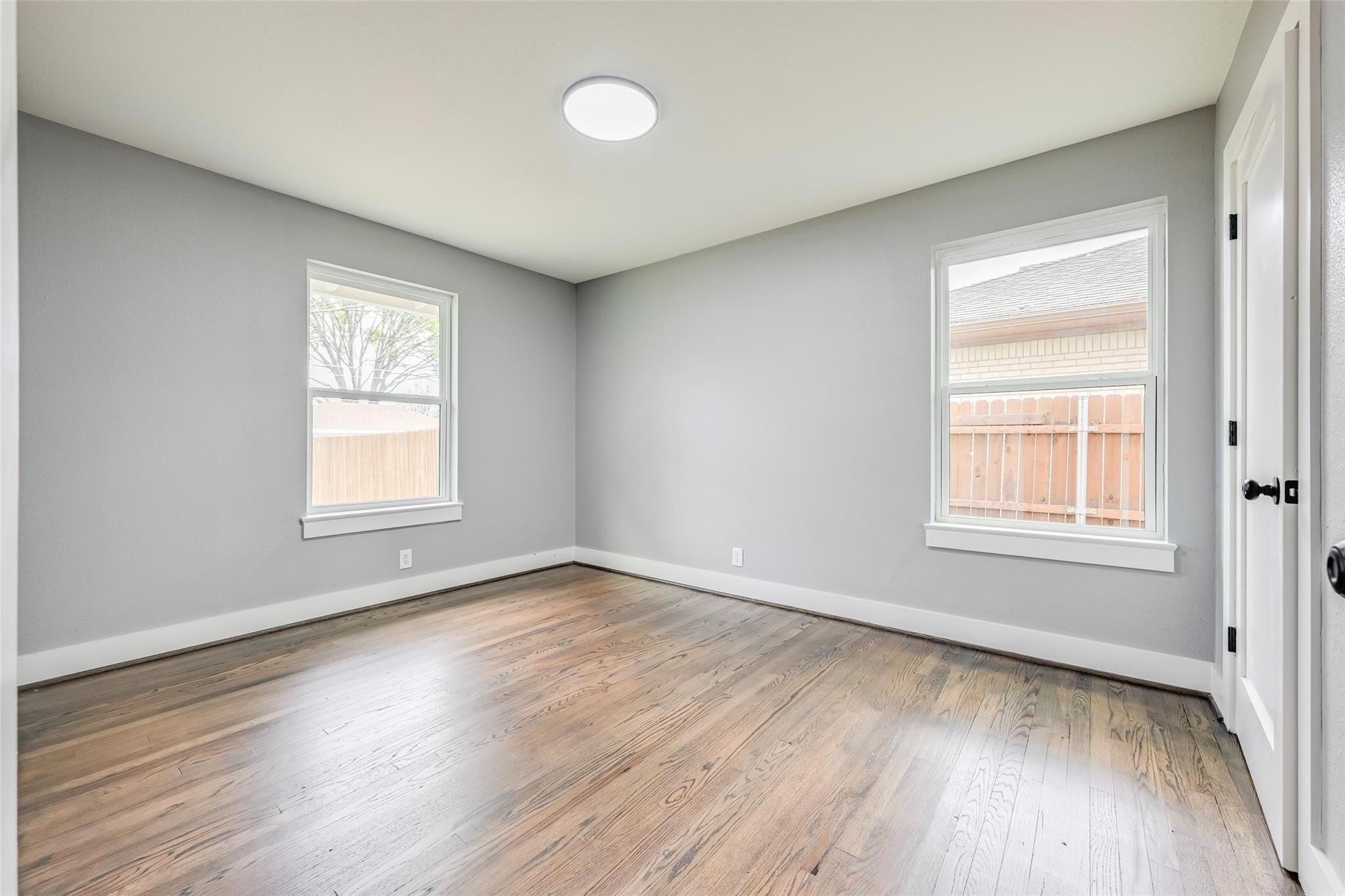 2729 Lockhart Avenue Dallas TX 75228