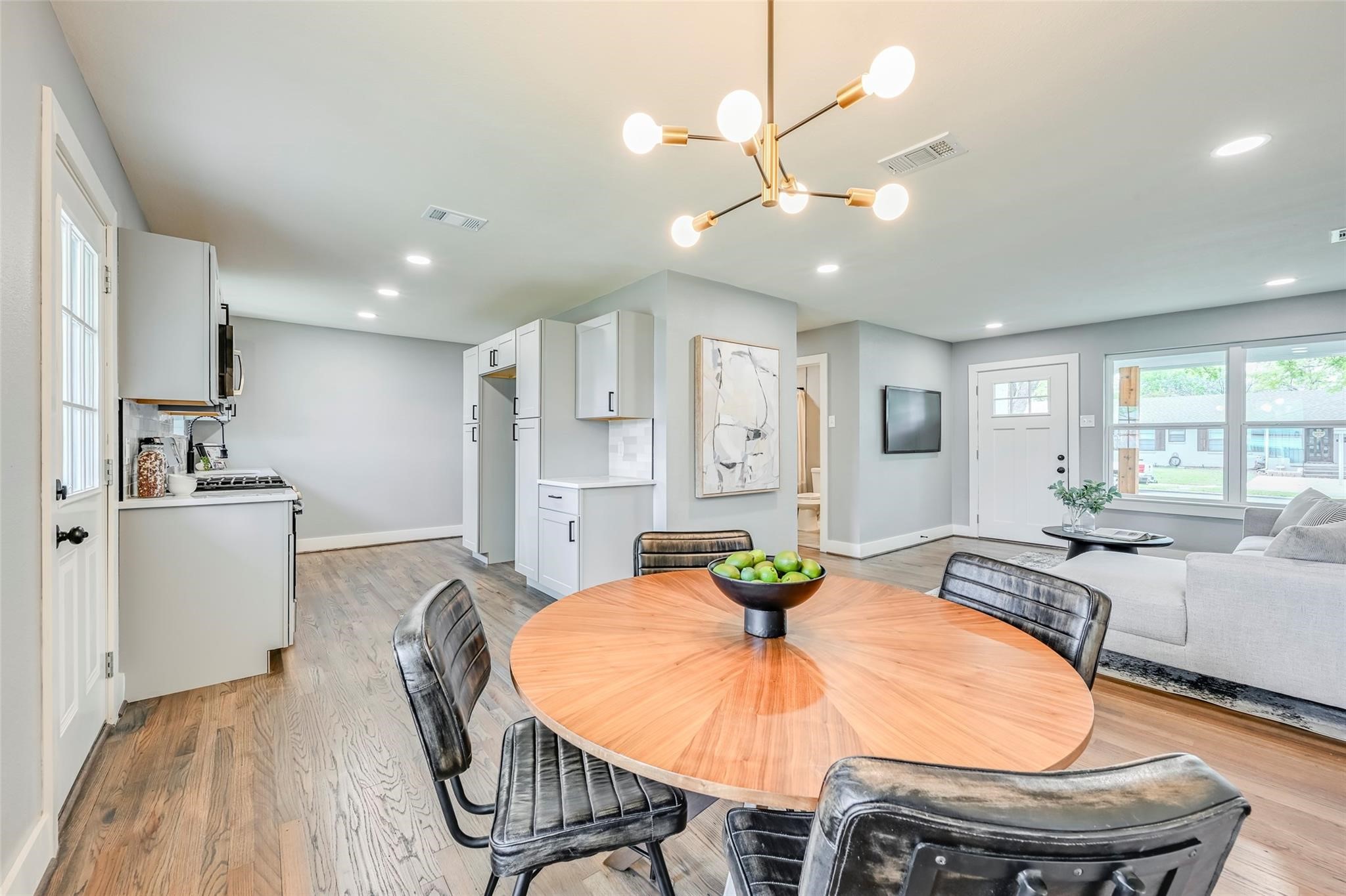 2729 Lockhart Avenue Dallas TX 75228