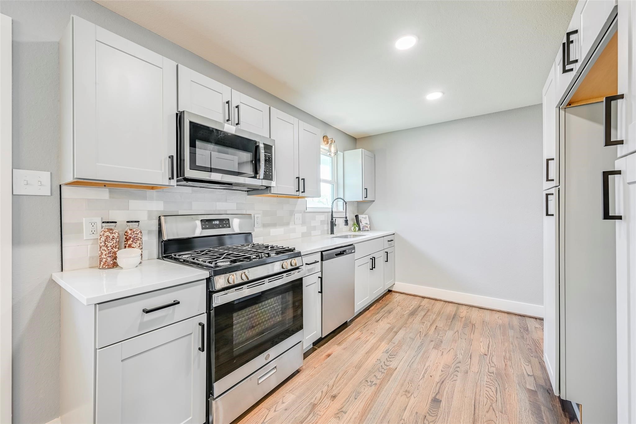2729 Lockhart Avenue Dallas TX 75228