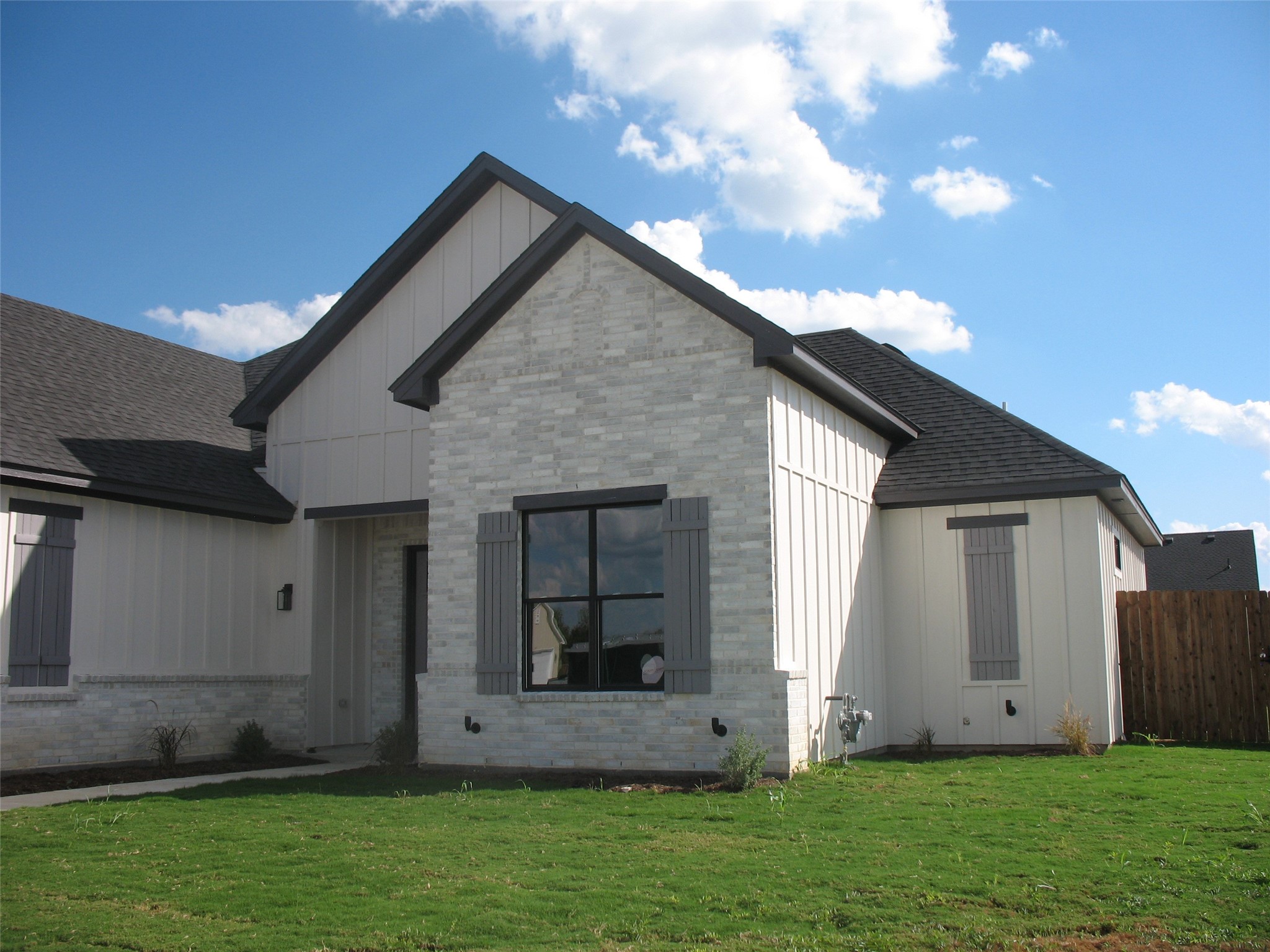 201 Cliff Court Godley TX 76044