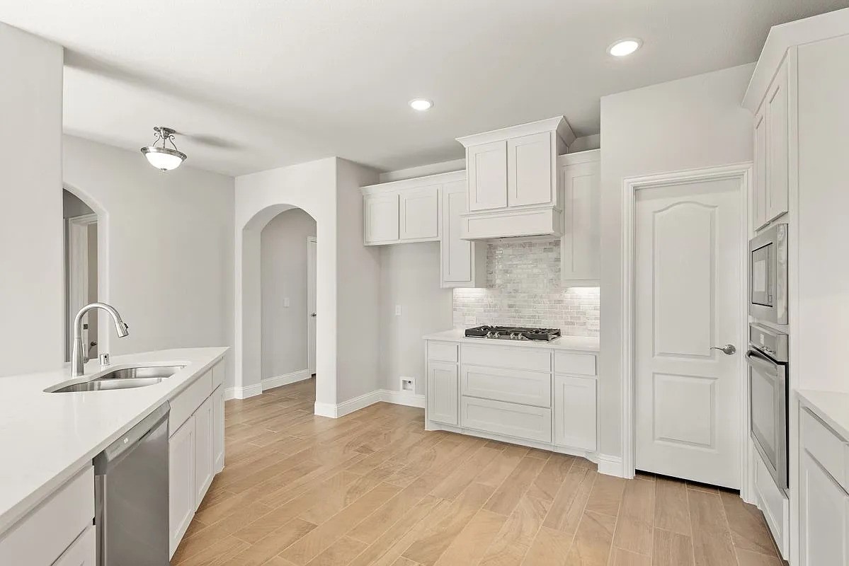 1232 Starlight Avenue Aubrey TX 76227