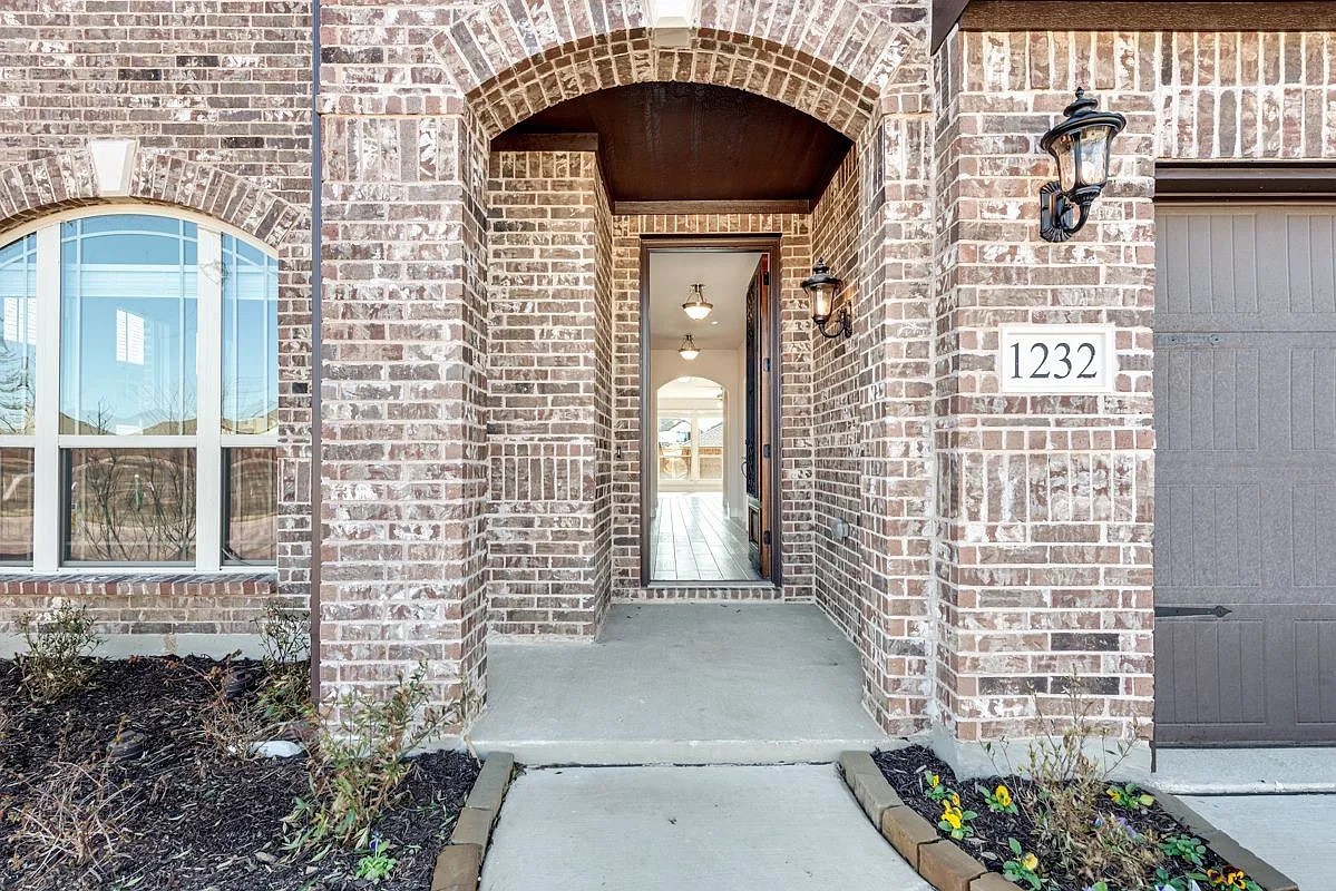 1232 Starlight Avenue Aubrey TX 76227