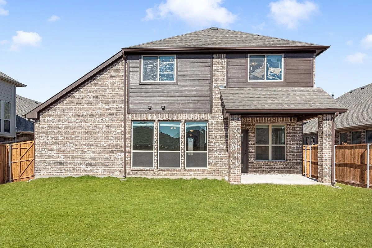 1232 Starlight Avenue Aubrey TX 76227