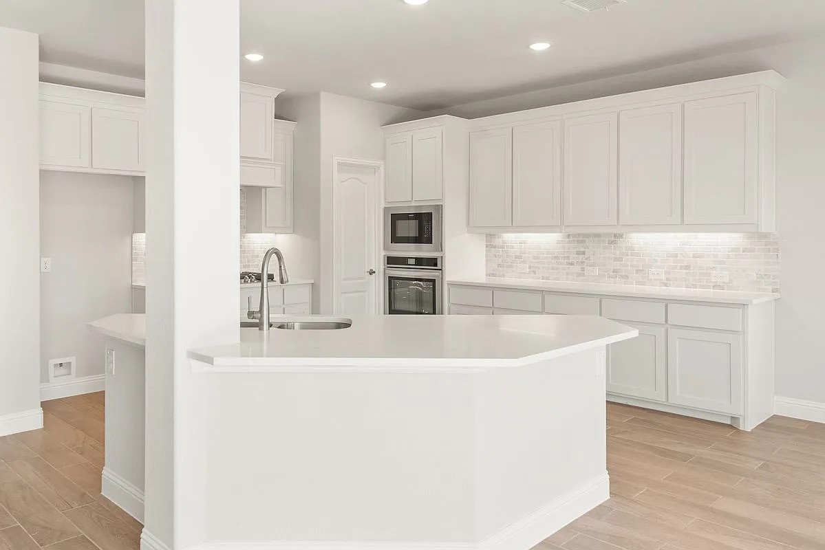 1232 Starlight Avenue Aubrey TX 76227