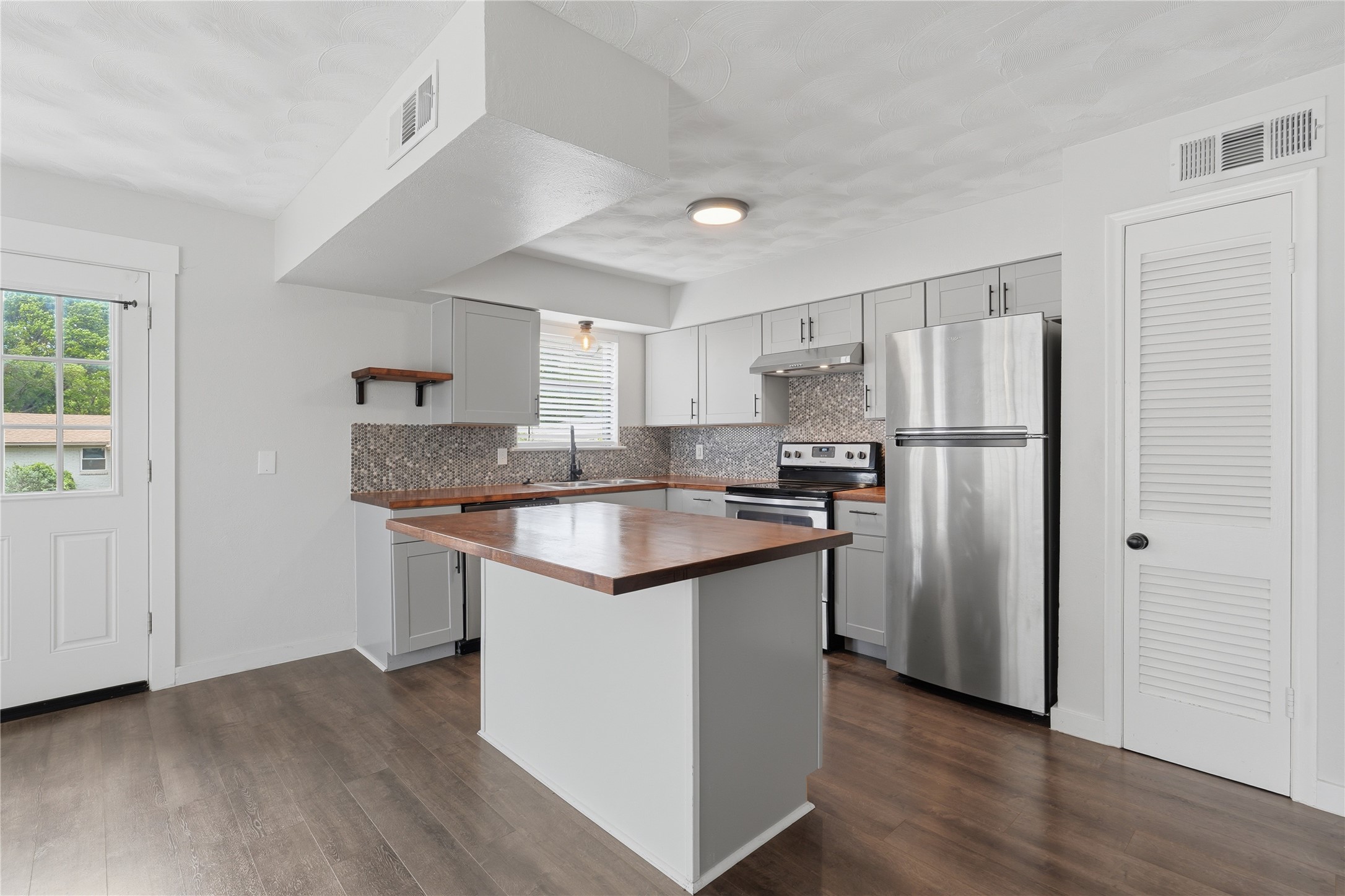 10803 Lake Gardens Drive Dallas TX 75218