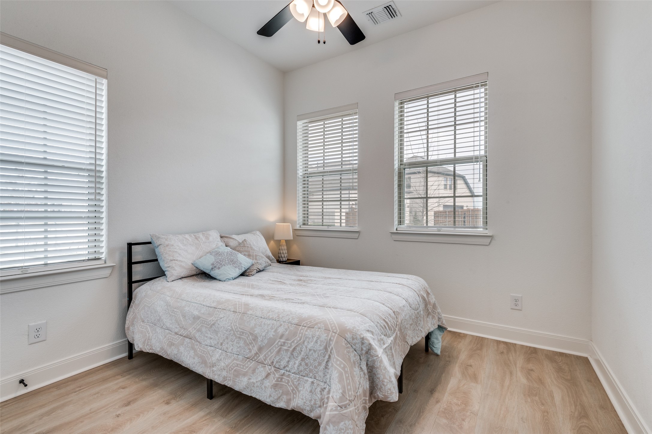 4800 Prairie Crest Lane Arlington TX 76005