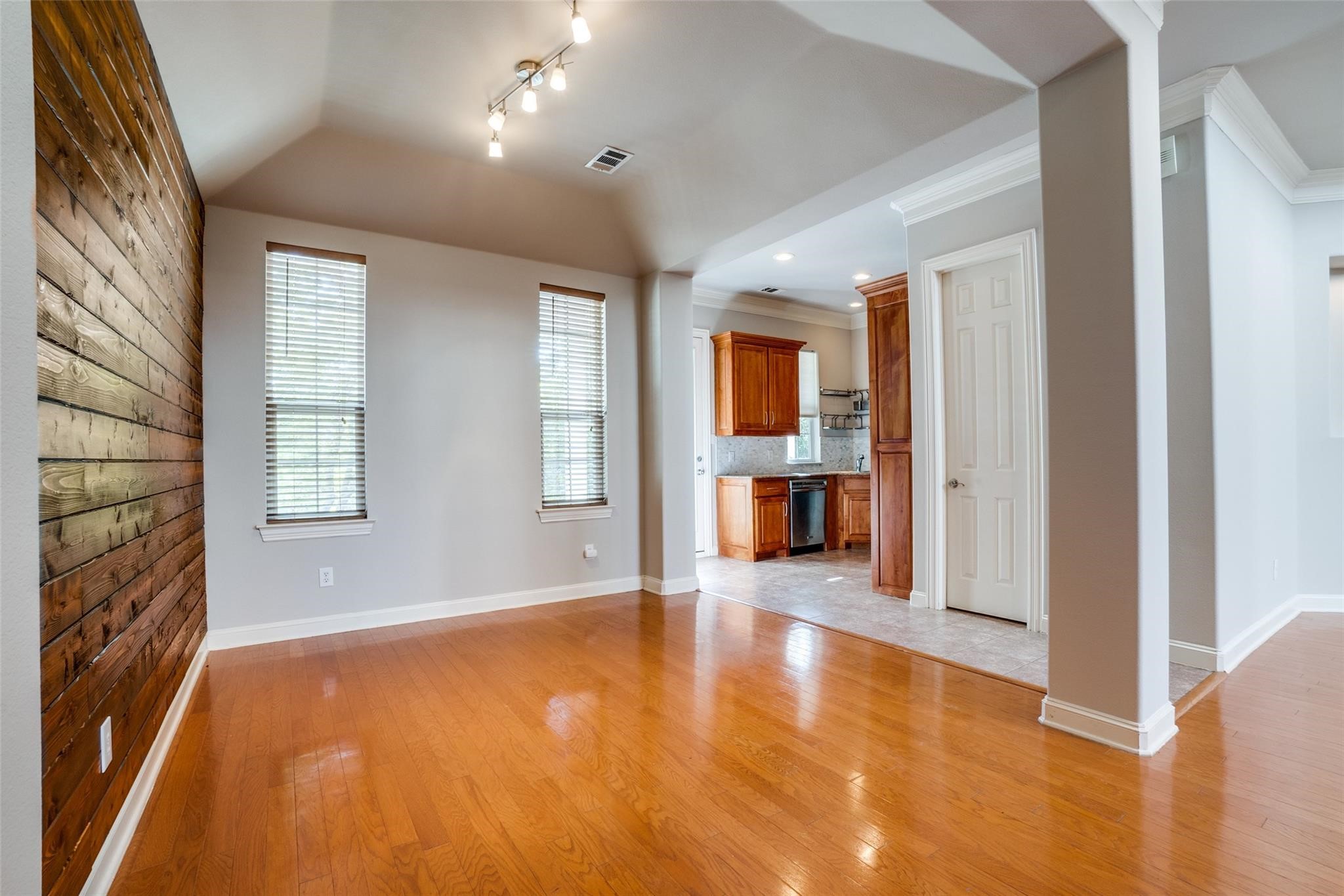 5827 Lewis Street Dallas TX 75206