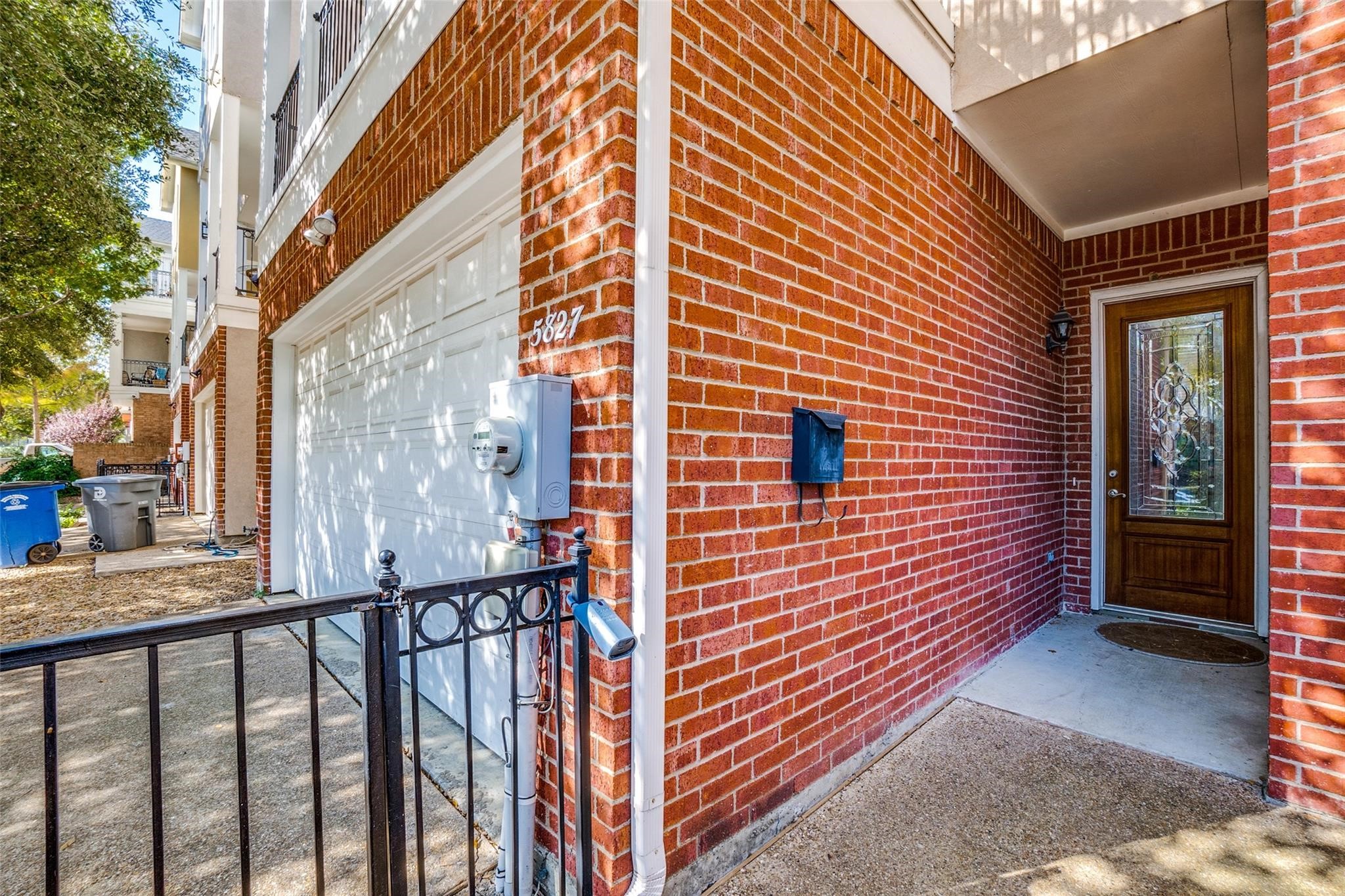 5827 Lewis Street Dallas TX 75206