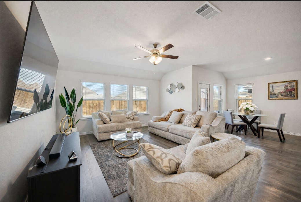 9729 Gooseneck Drive Aubrey TX 76227