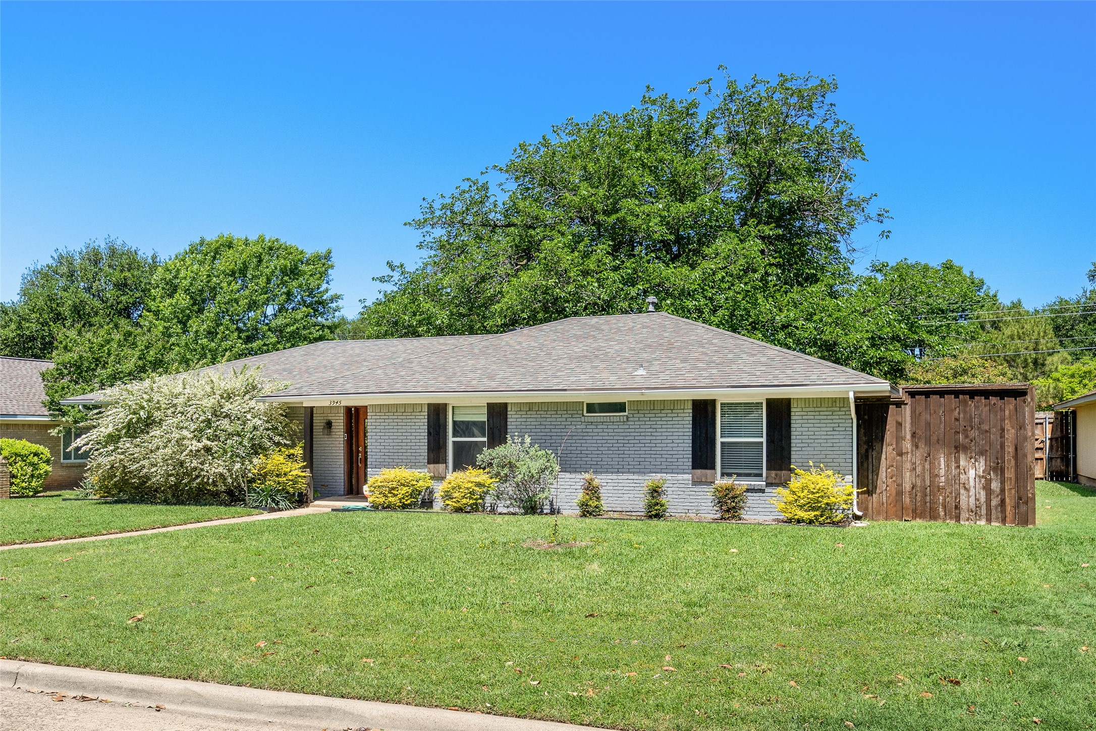3945 Clubway Lane Farmers Branch TX 75244