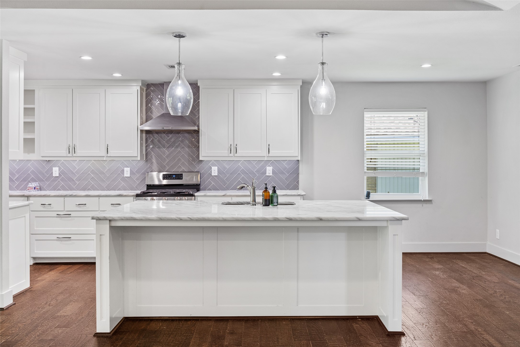 3945 Clubway Lane Farmers Branch TX 75244