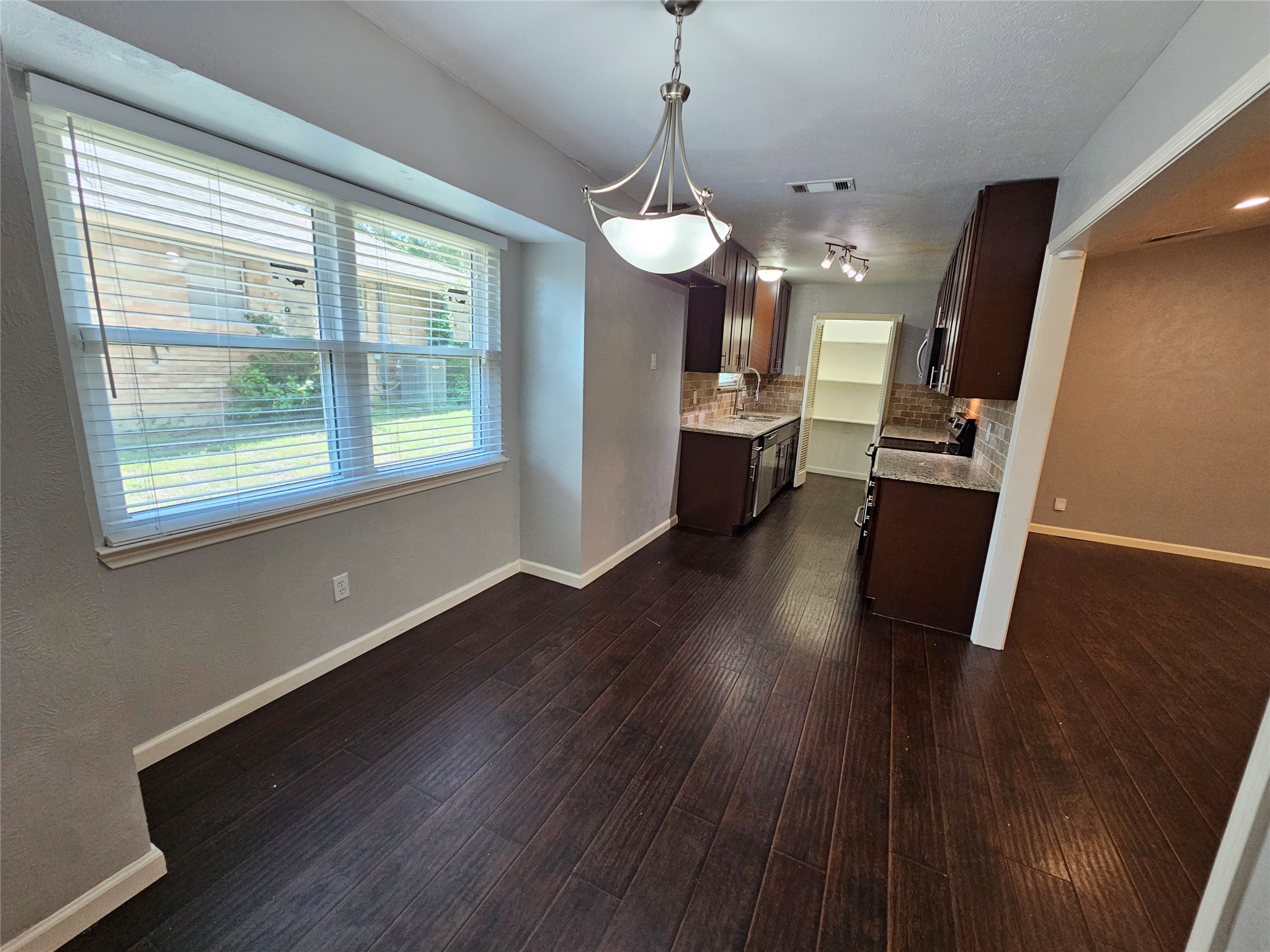 216 Wesley Drive Desoto TX 75115