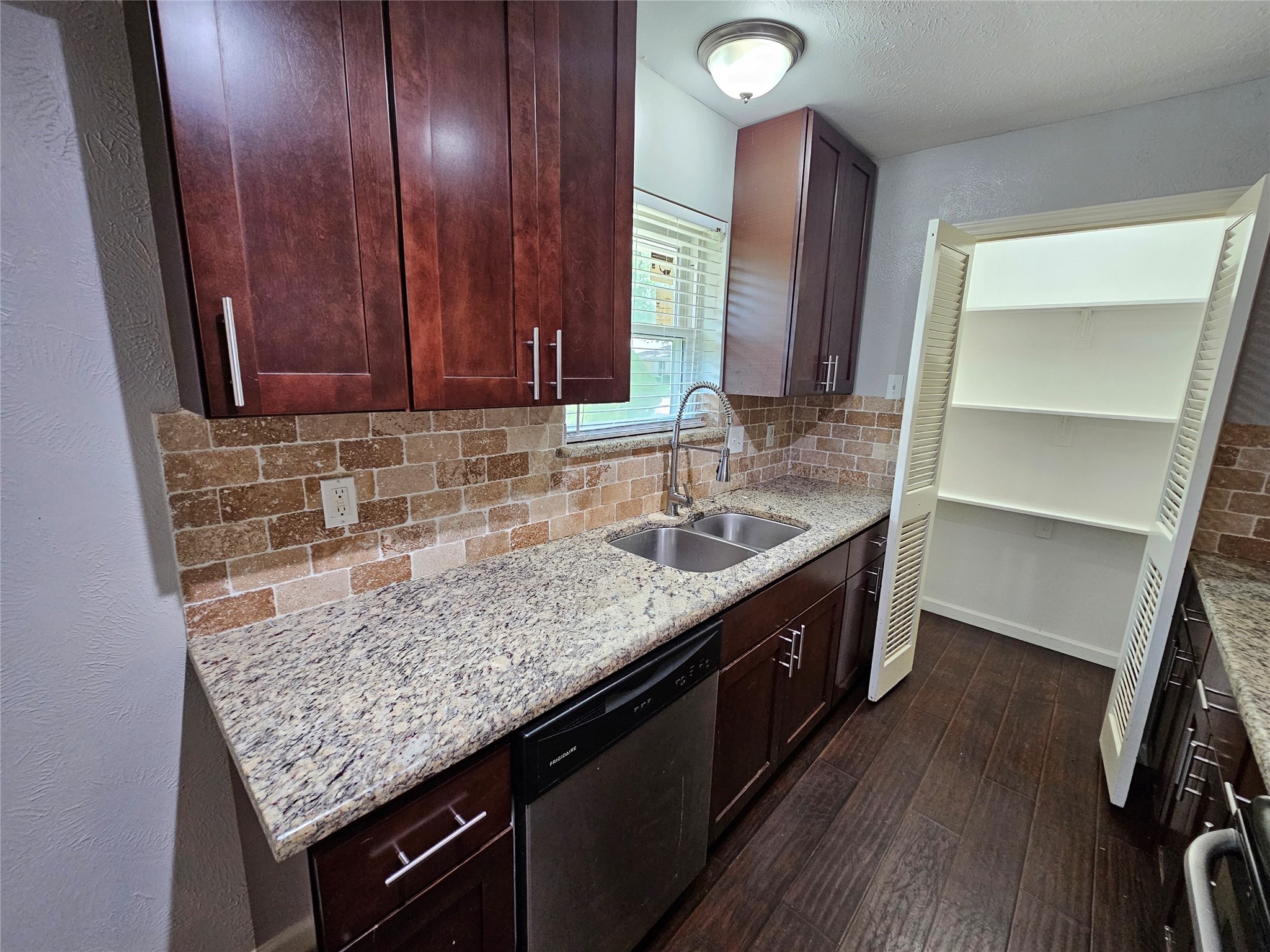216 Wesley Drive Desoto TX 75115