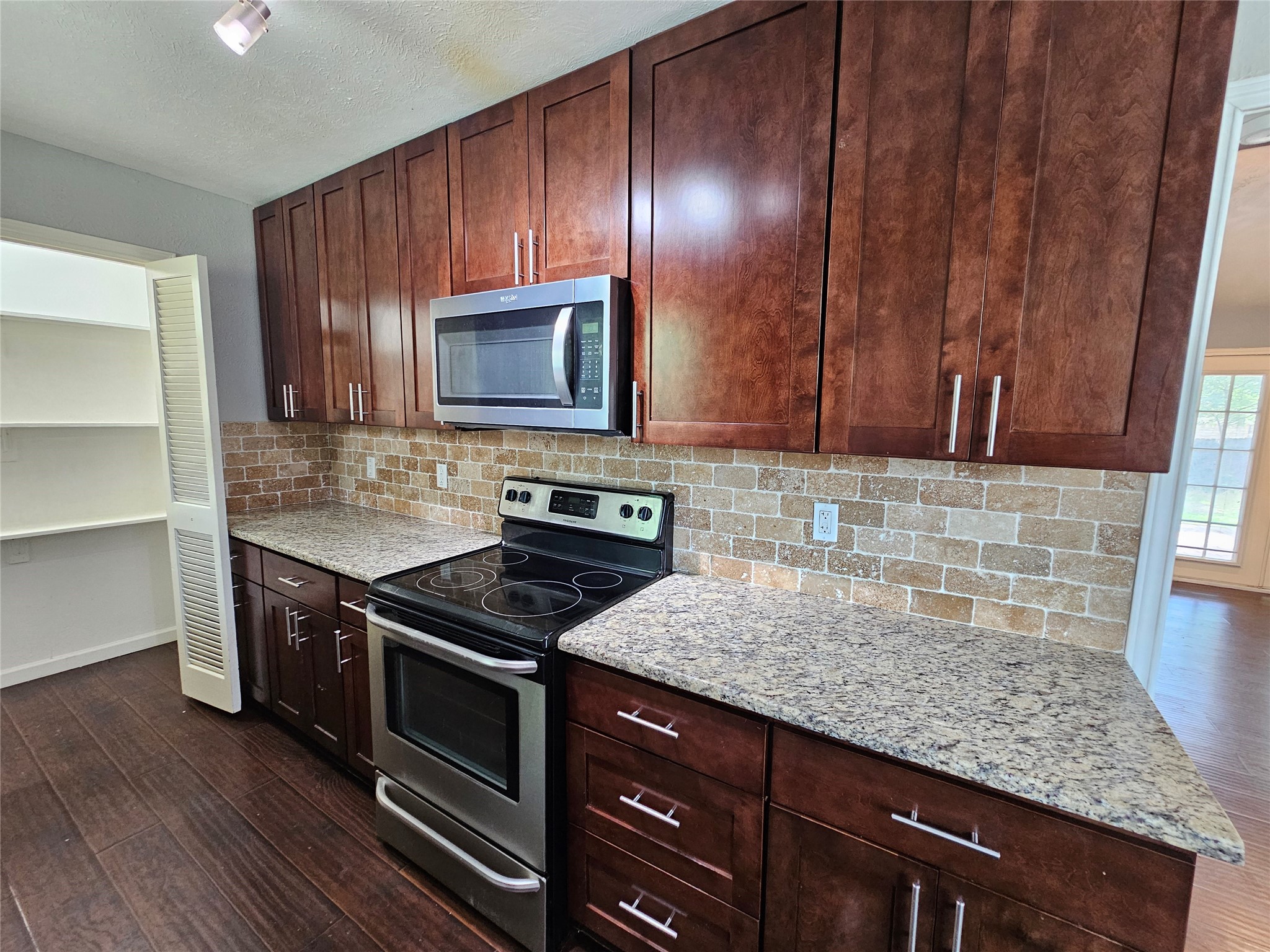 216 Wesley Drive Desoto TX 75115
