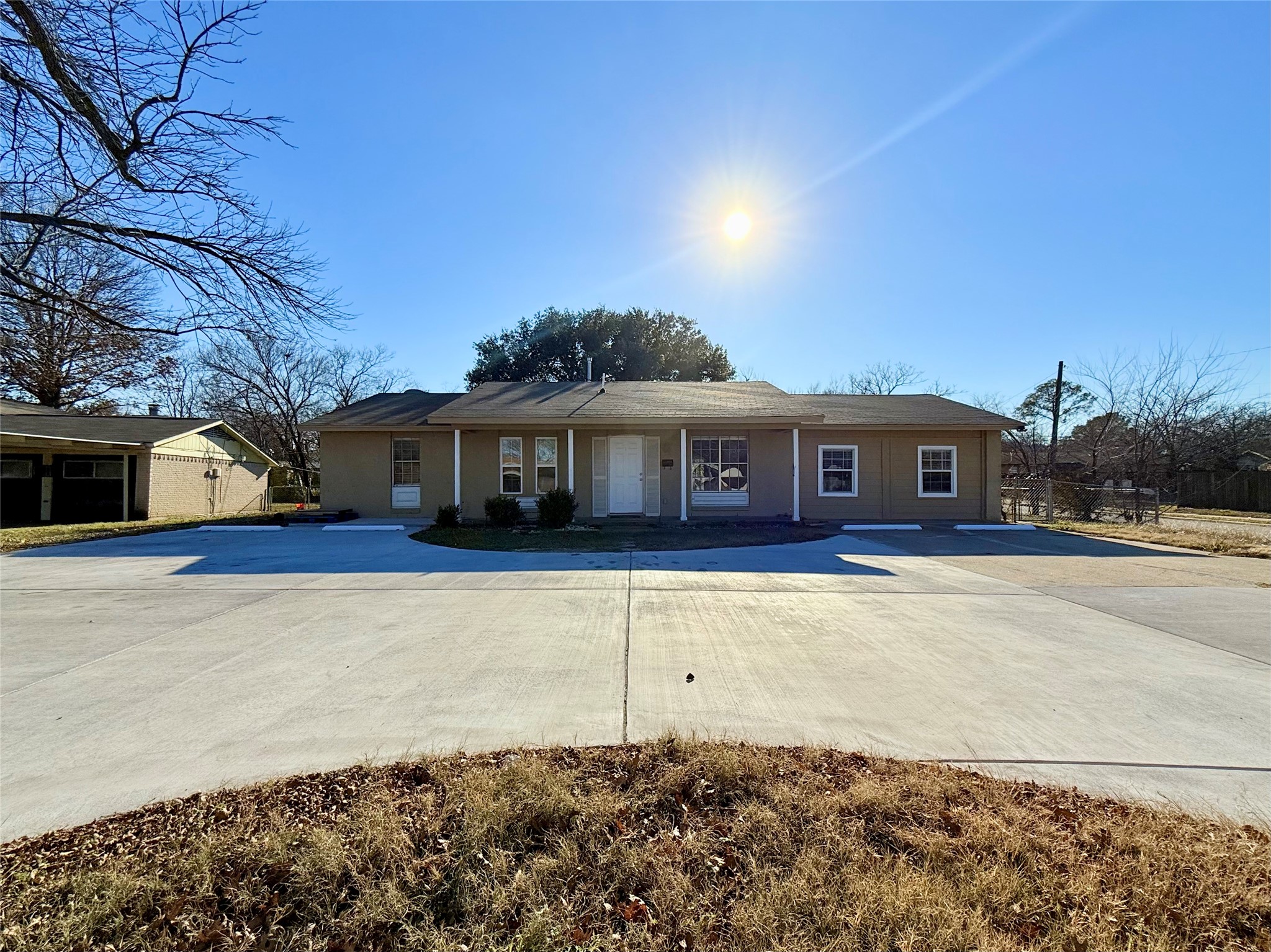 2540 W Rochelle Road Irving TX 75062