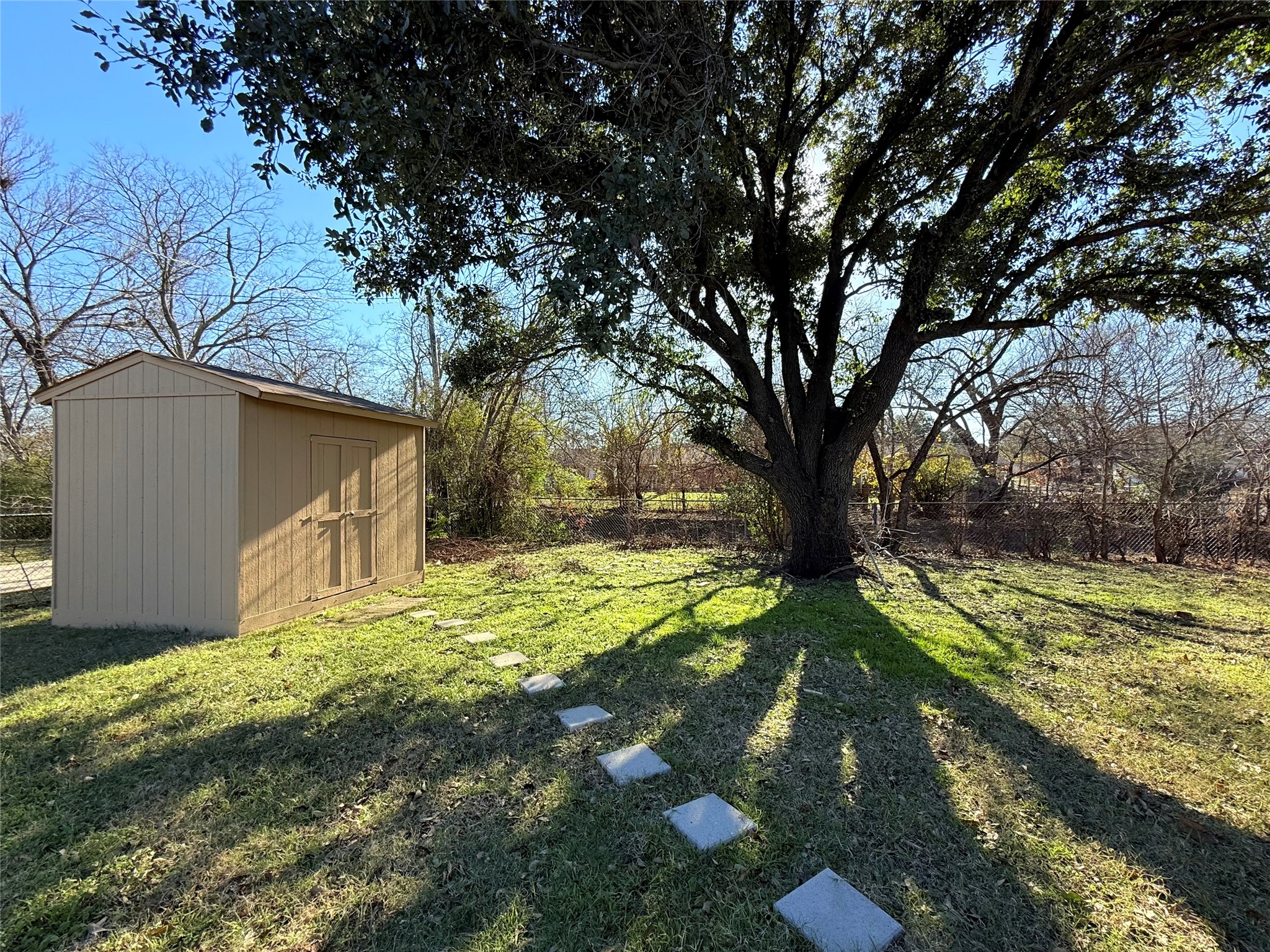 2540 W Rochelle Road Irving TX 75062