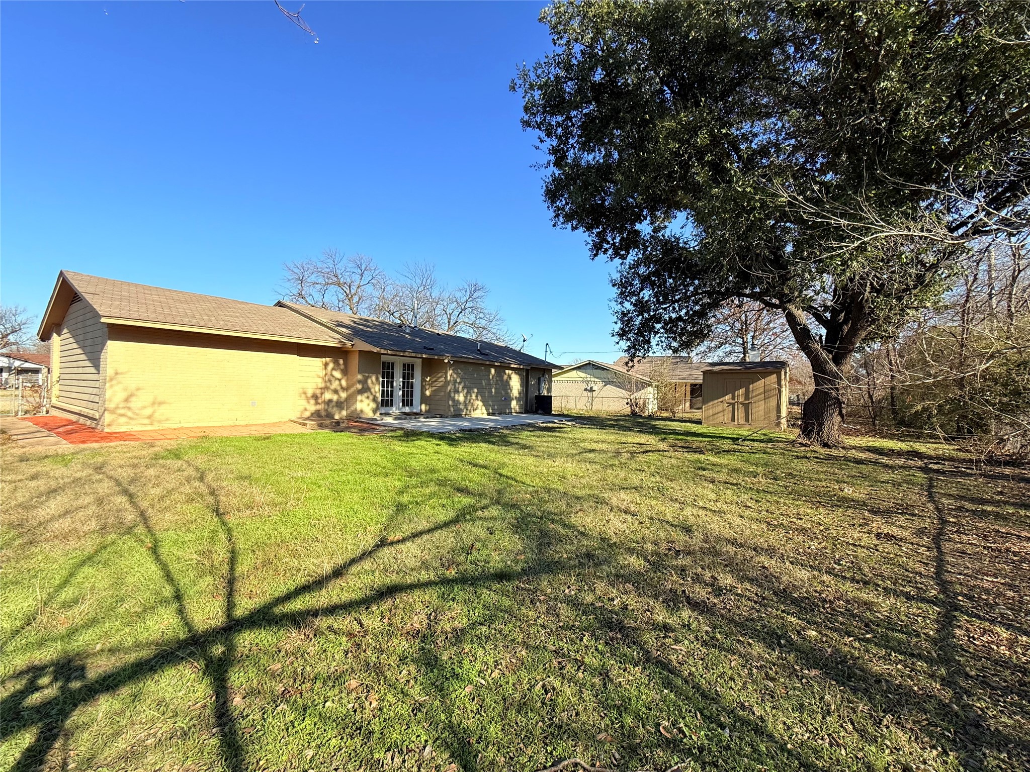 2540 W Rochelle Road Irving TX 75062