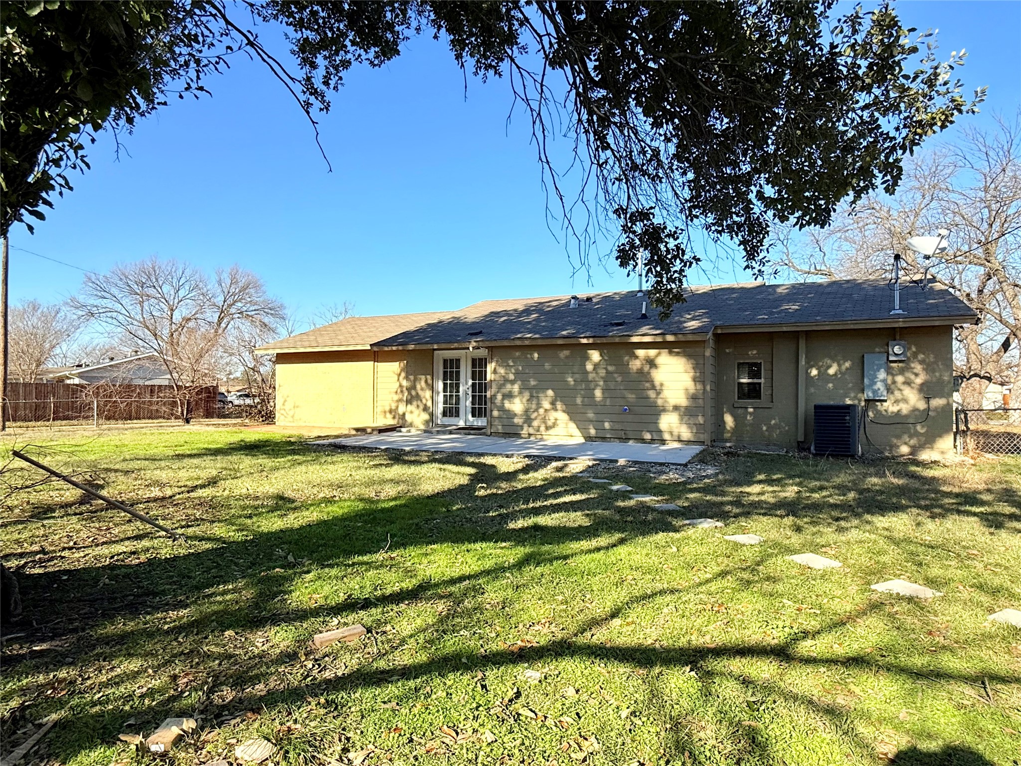 2540 W Rochelle Road Irving TX 75062