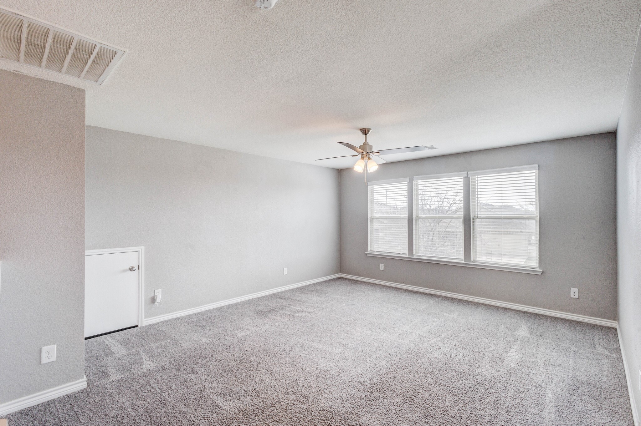 2700 Tobias Lane Aubrey TX 76227