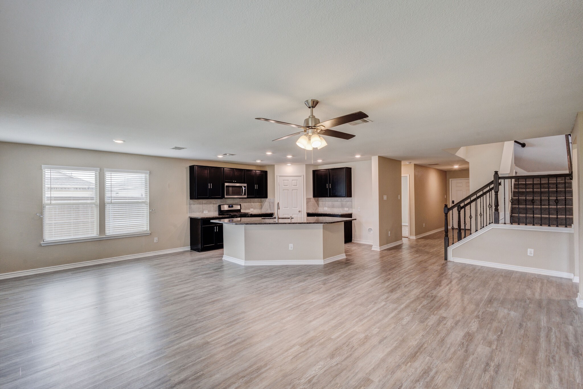 2700 Tobias Lane Aubrey TX 76227