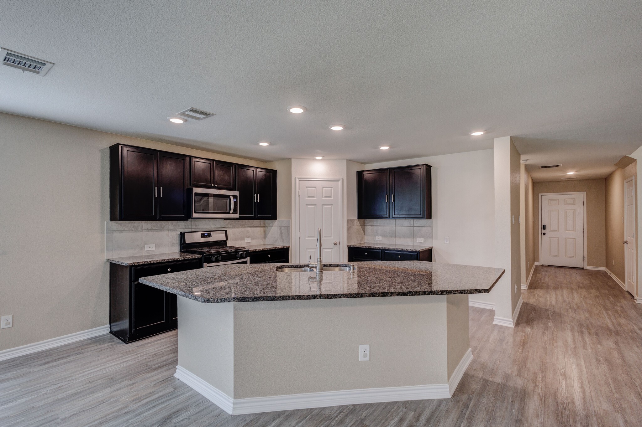 2700 Tobias Lane Aubrey TX 76227