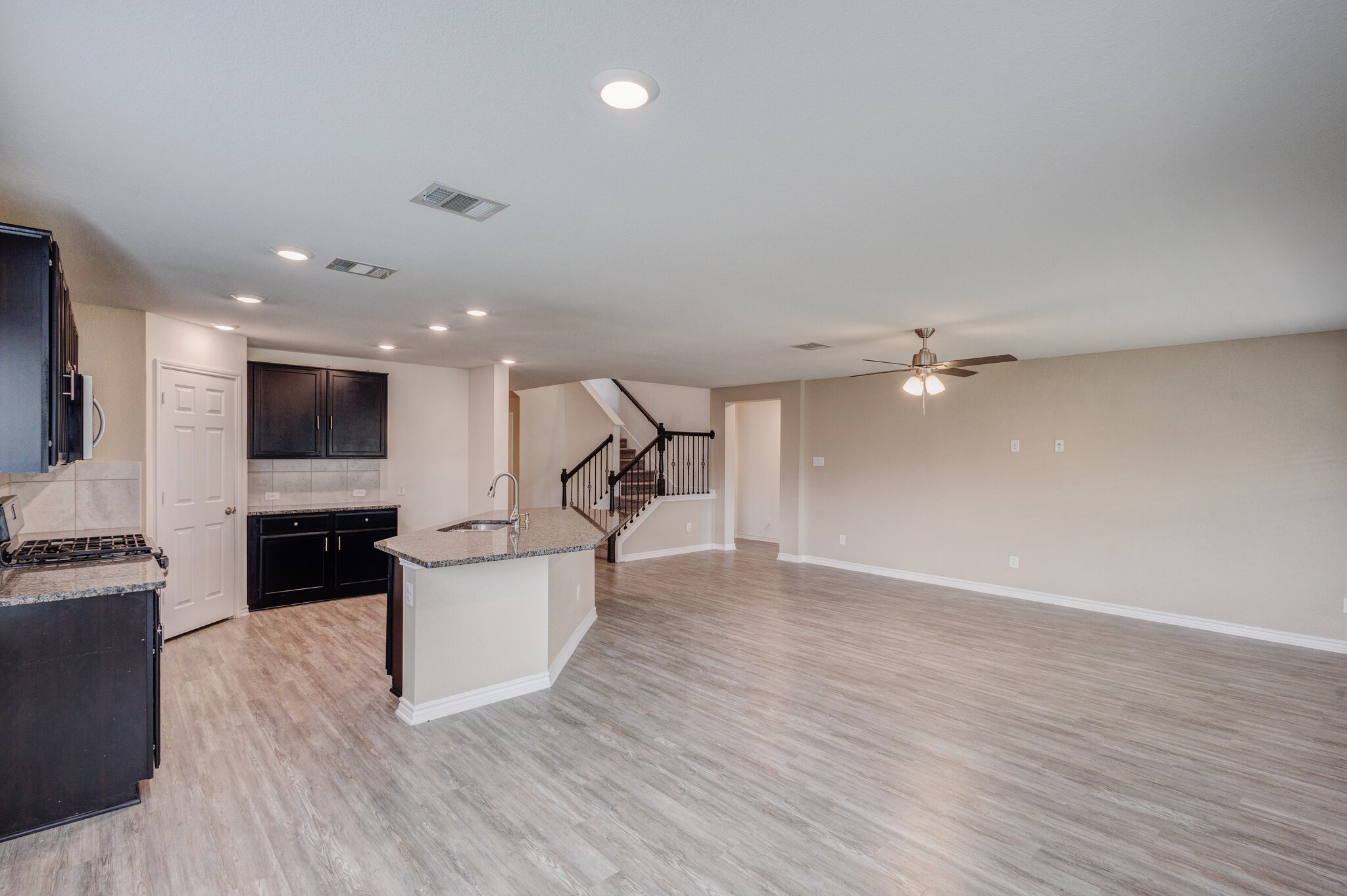 2700 Tobias Lane Aubrey TX 76227