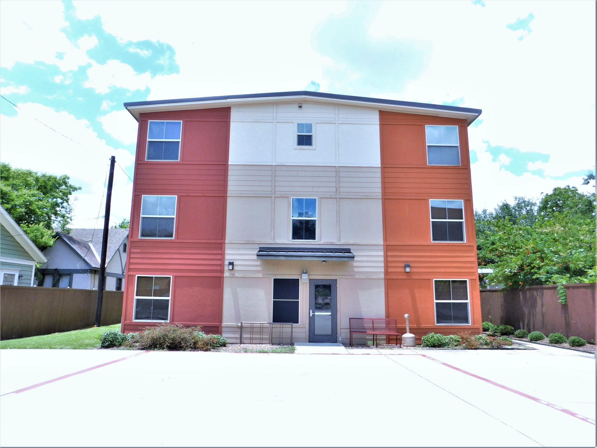 1512 N Elm Street Denton TX 76201