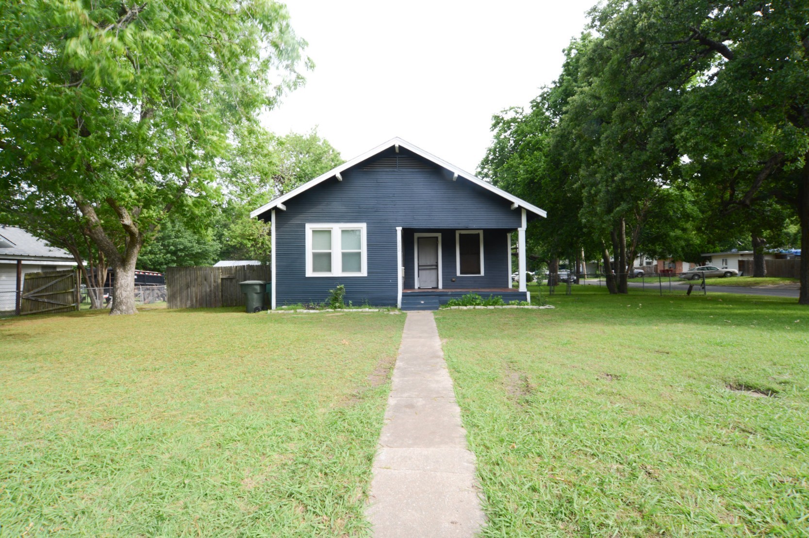 303 W Hester Street Sherman TX 75090
