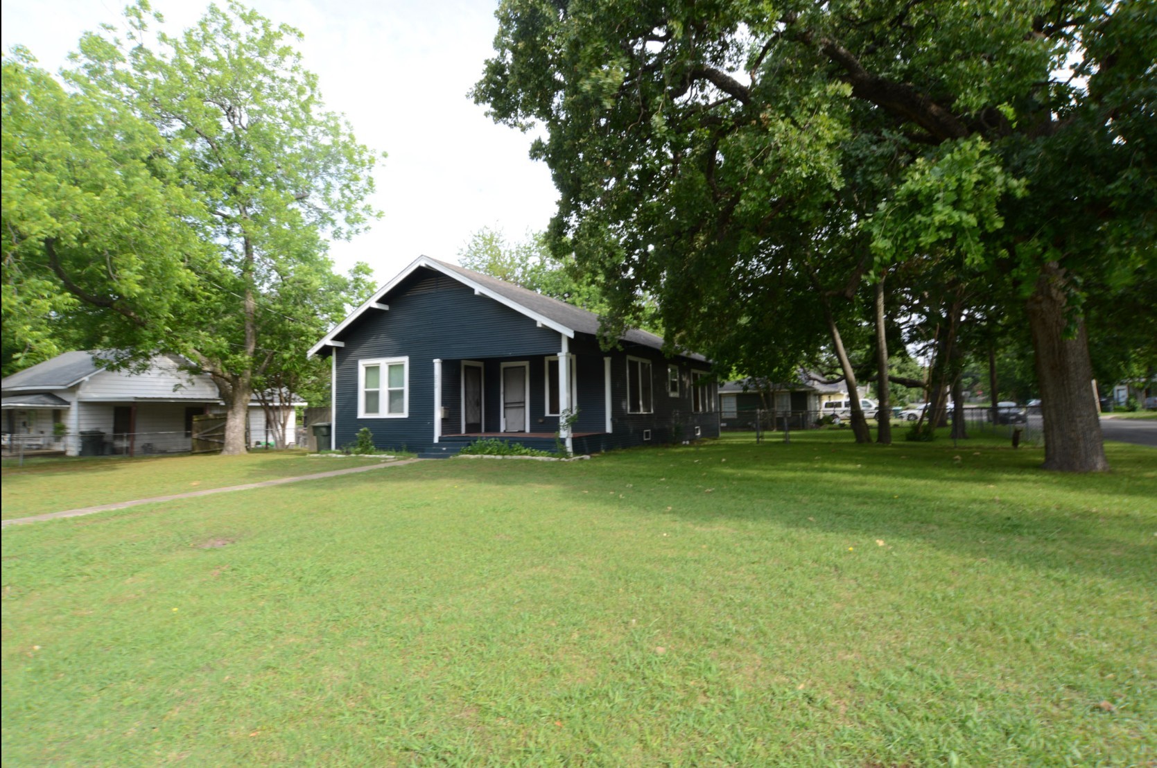 303 W Hester Street Sherman TX 75090