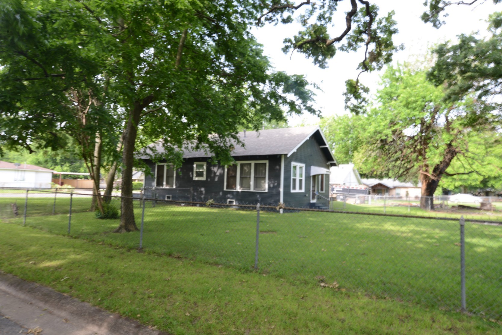 303 W Hester Street Sherman TX 75090