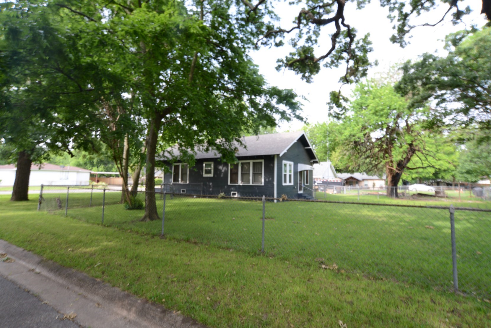 303 W Hester Street Sherman TX 75090