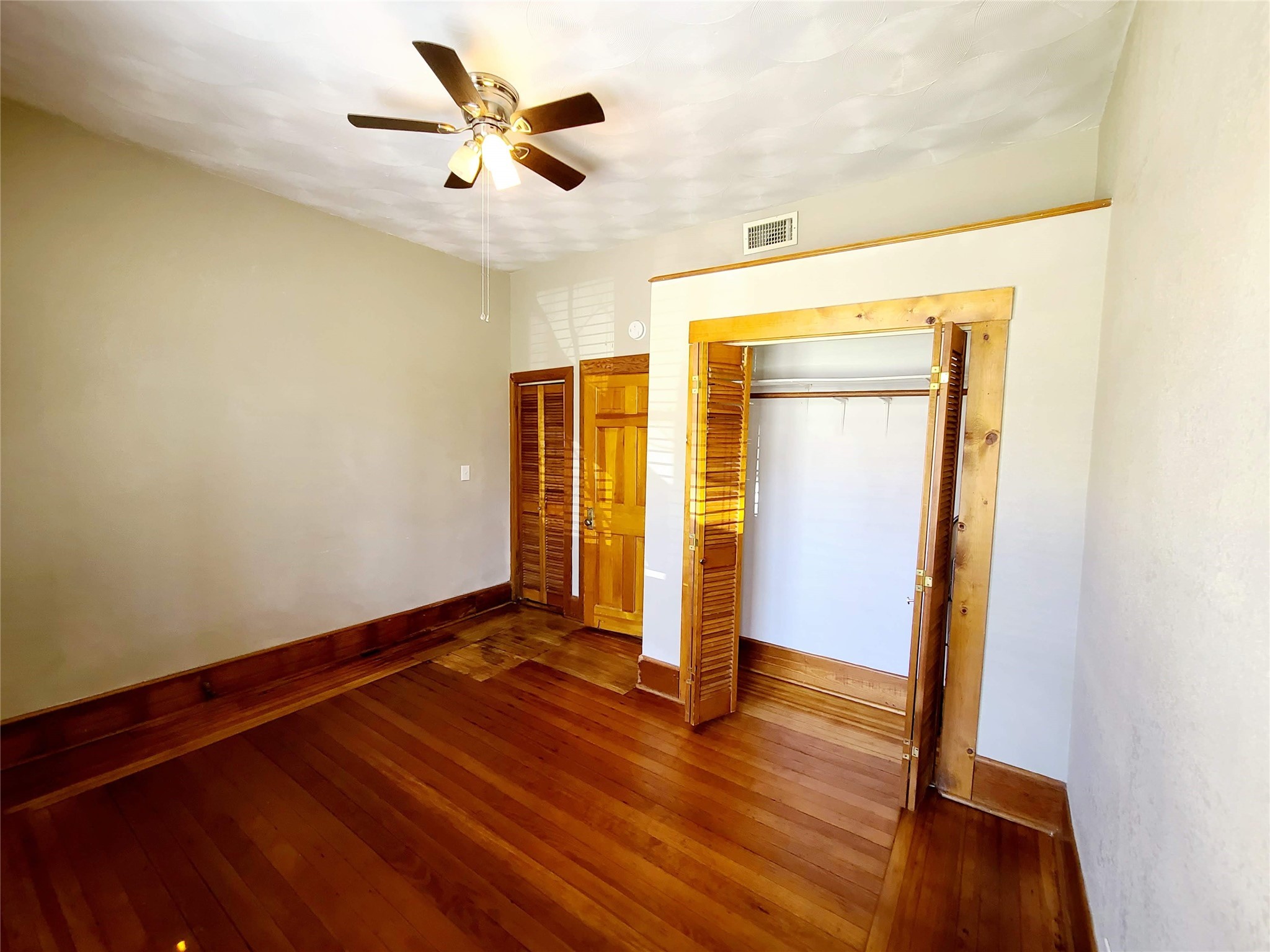 4909 Worth Street Dallas TX 75214