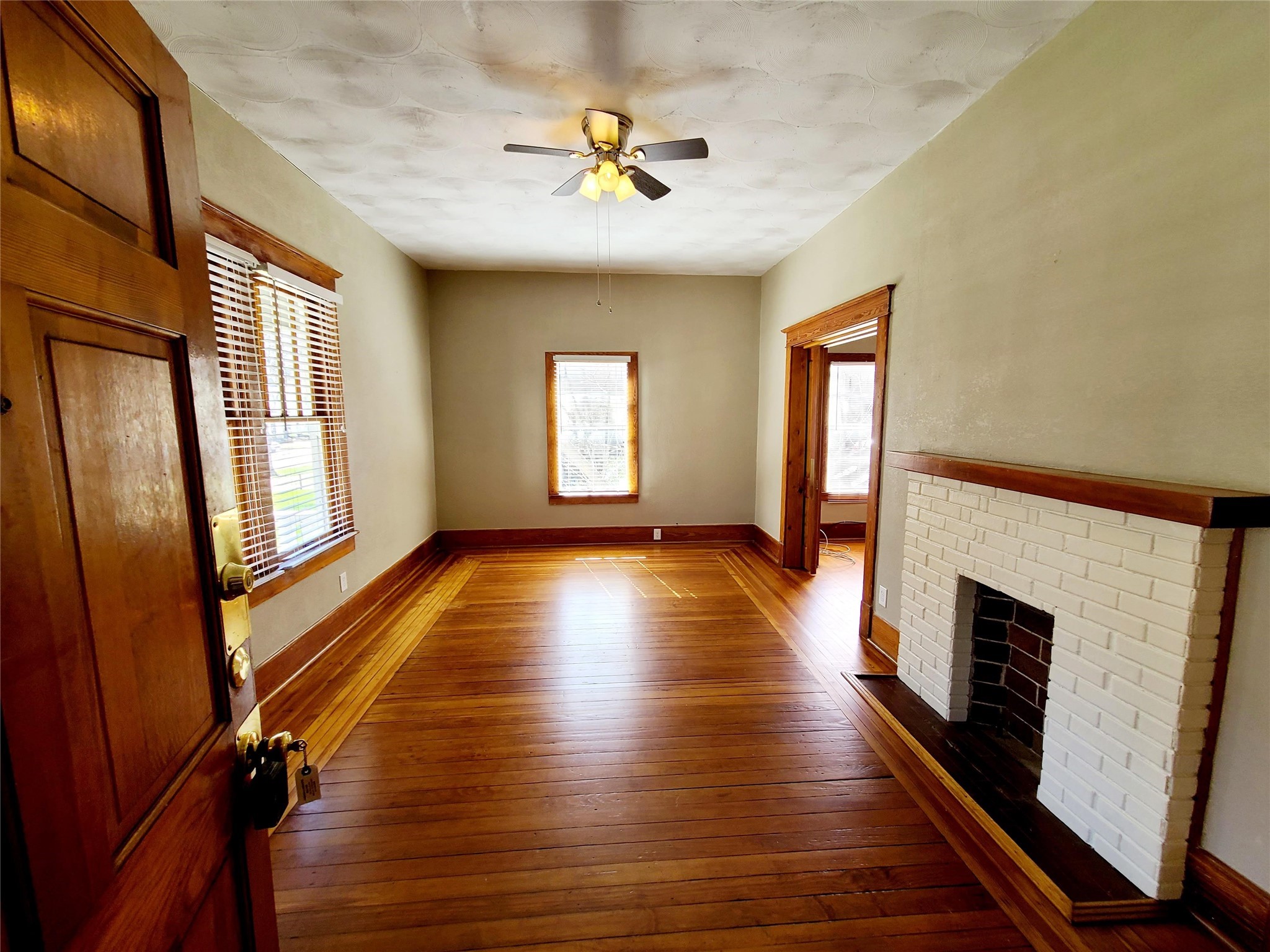 4909 Worth Street Dallas TX 75214