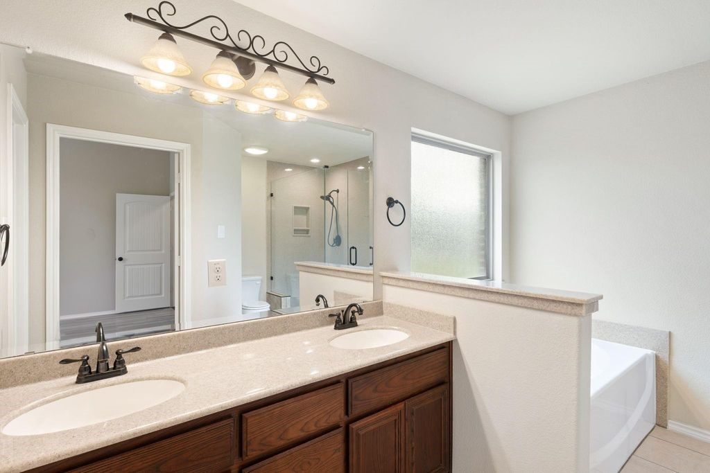 106 Poinsetta Drive Palmer TX 75152