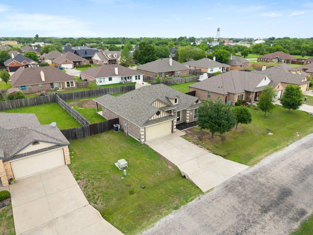 106 Poinsetta Drive Palmer TX 75152
