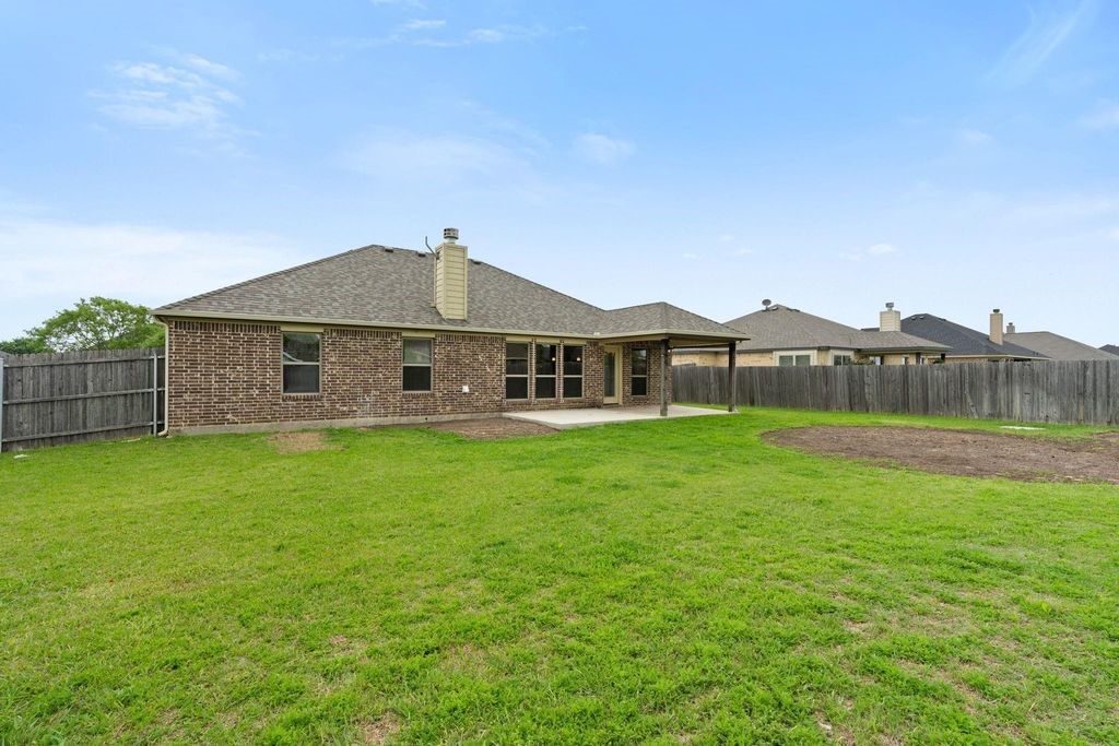 106 Poinsetta Drive Palmer TX 75152