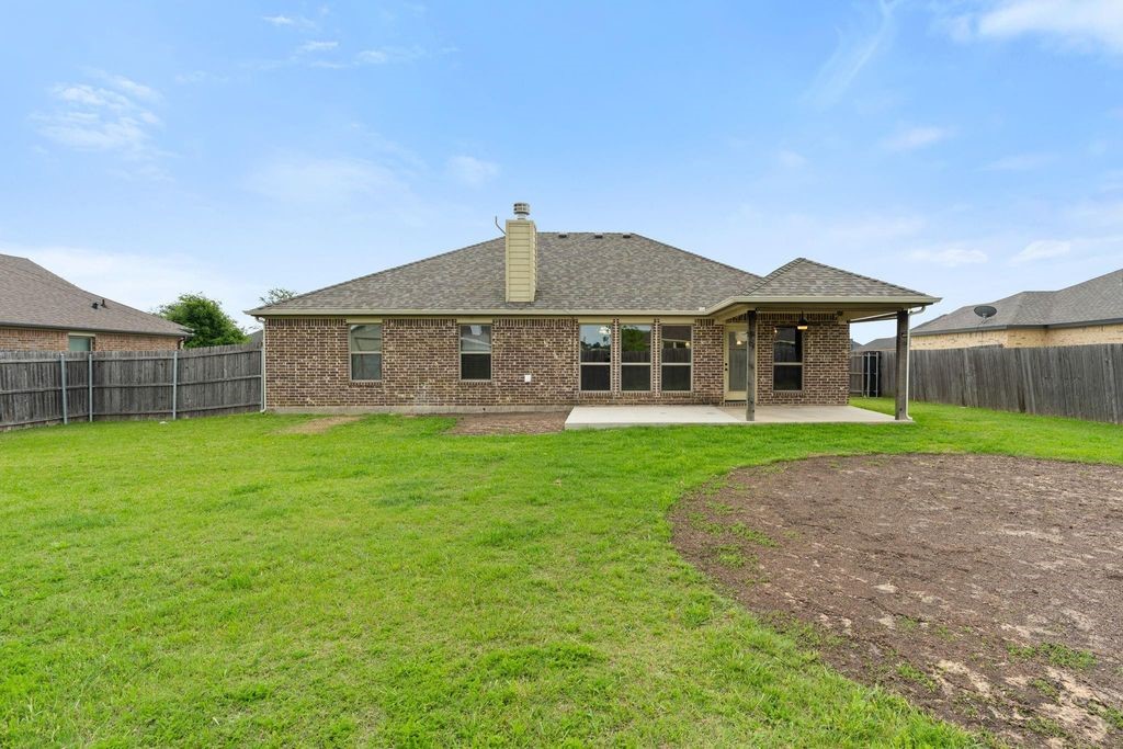 106 Poinsetta Drive Palmer TX 75152