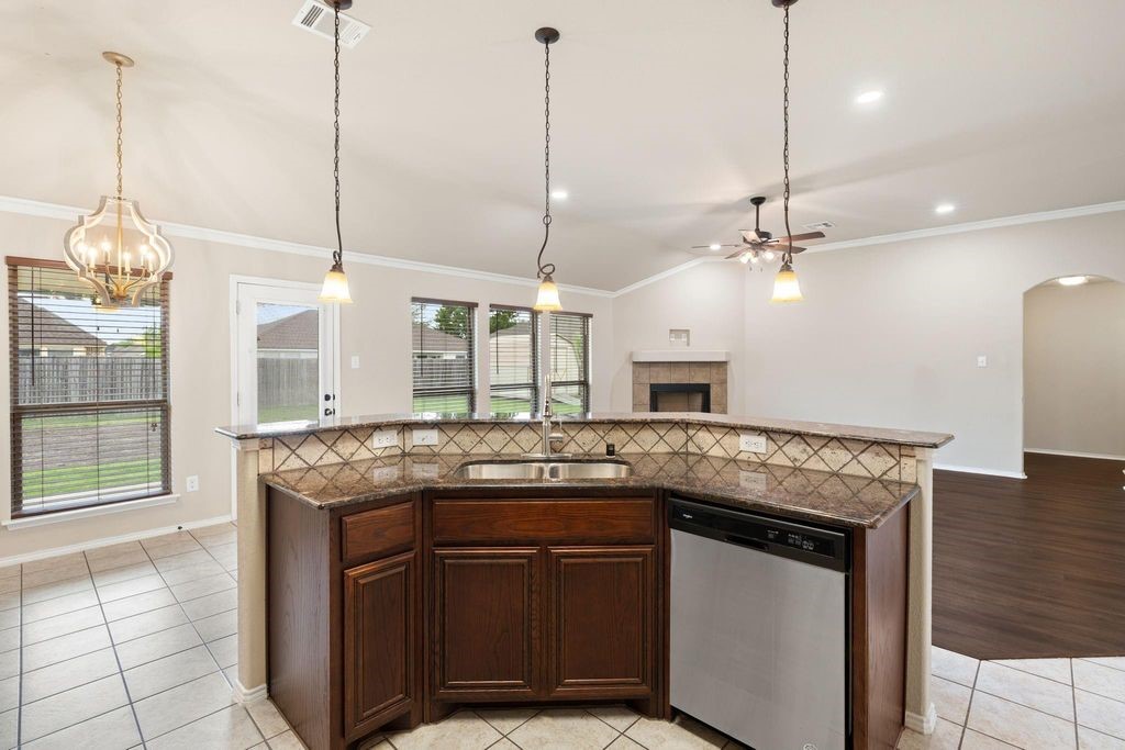 106 Poinsetta Drive Palmer TX 75152