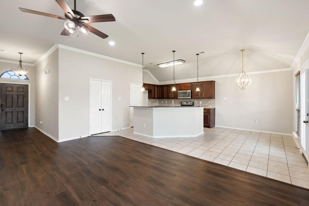 106 Poinsetta Drive Palmer TX 75152