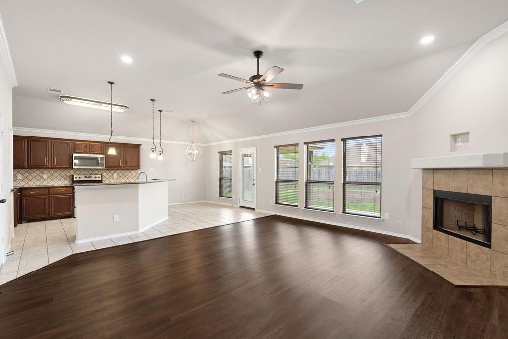 106 Poinsetta Drive Palmer TX 75152