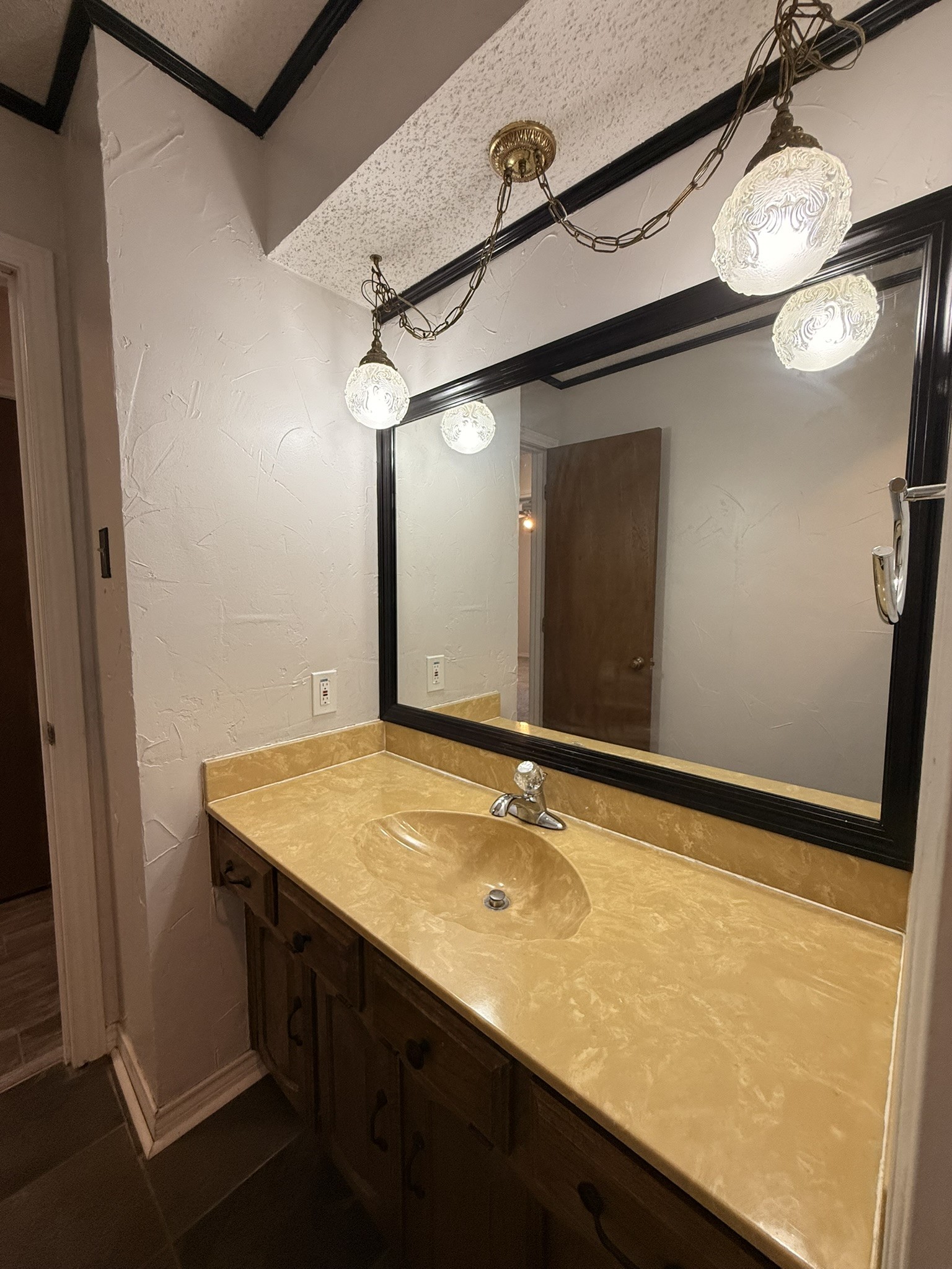 3806 Whiterock Trail Garland TX 75043