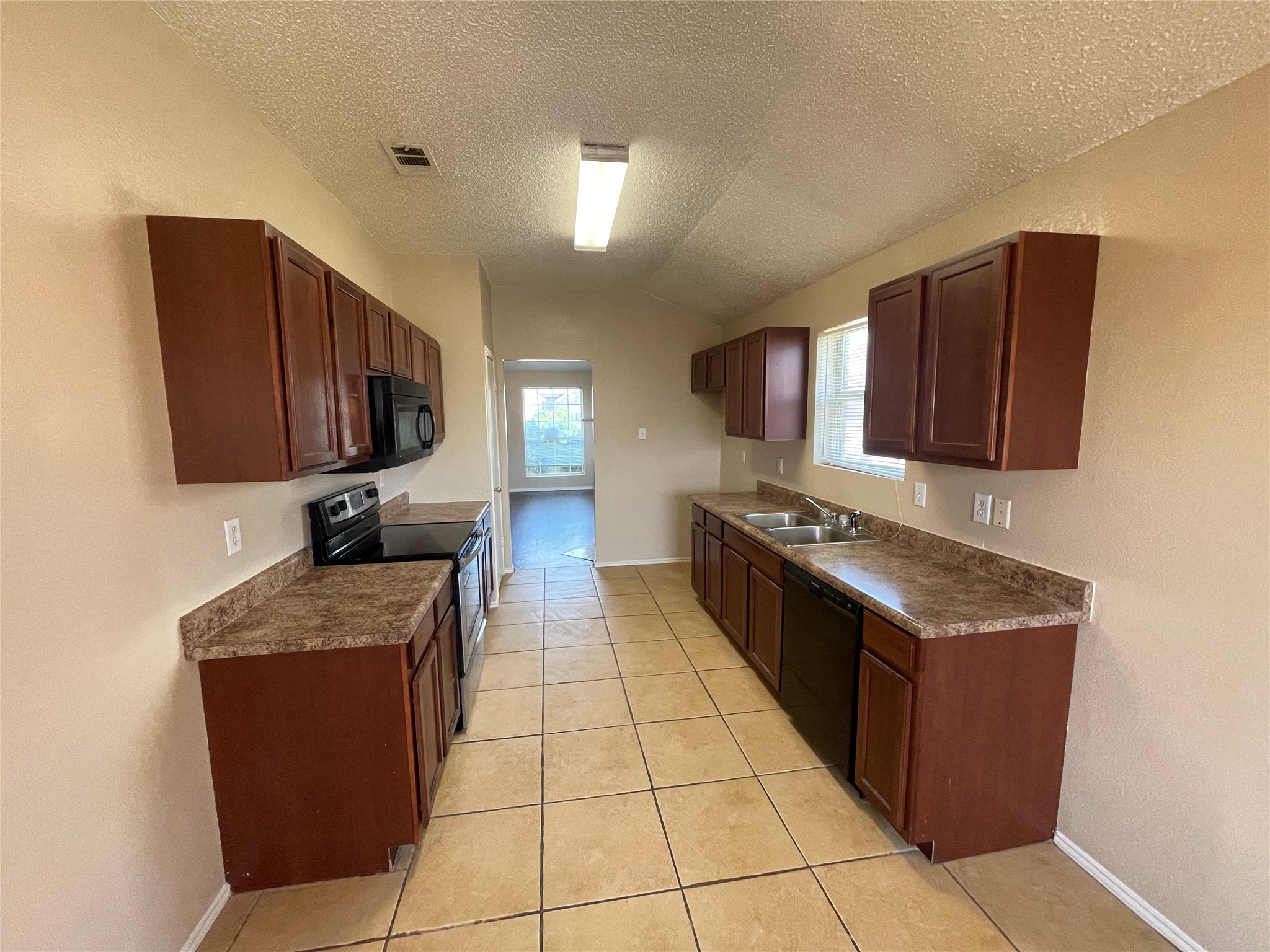 1502 Parrot Court Desoto TX 75115